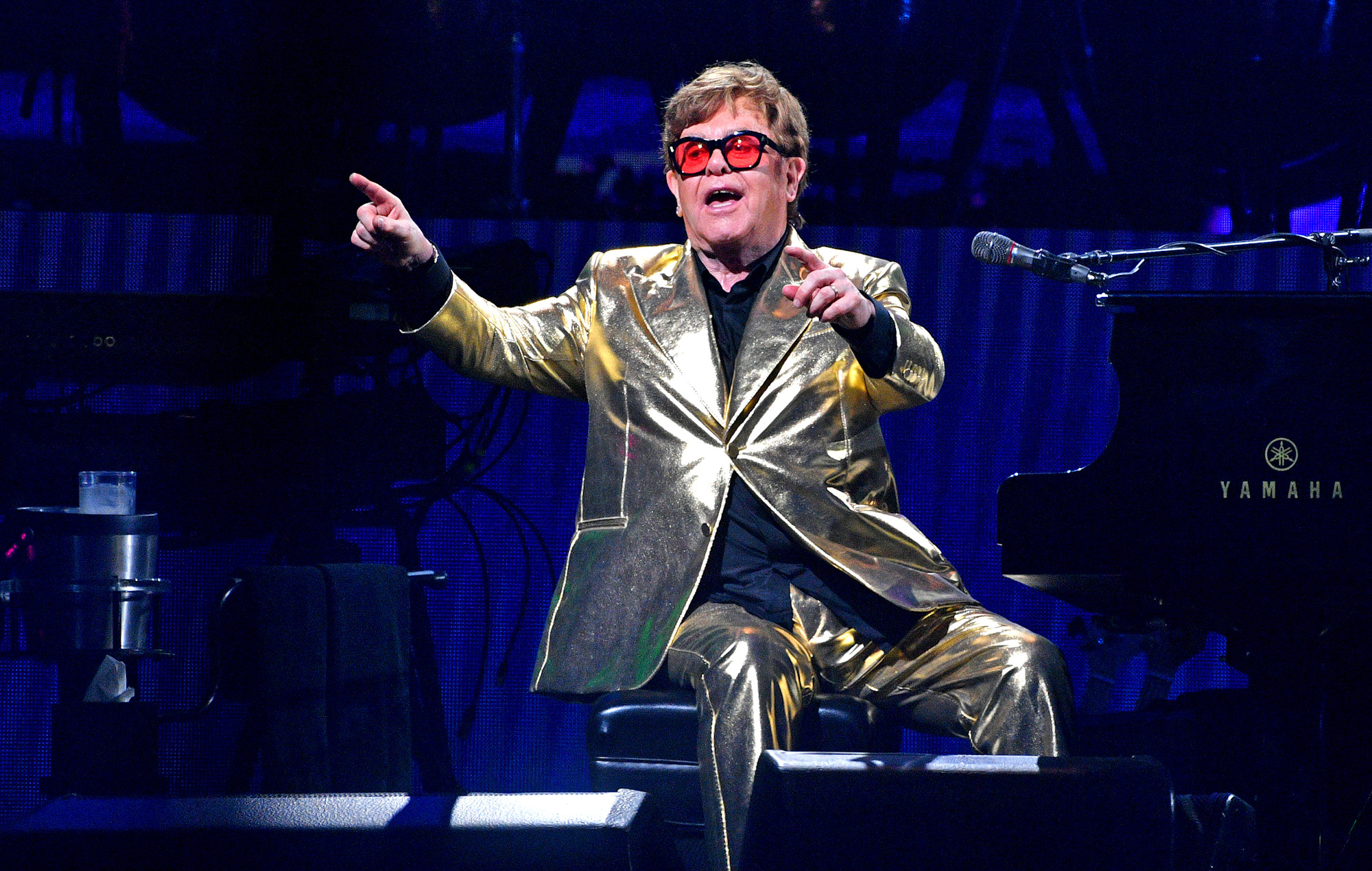 Elton John Interpreta Un Emotivo Goodbye Yellow Brick Road En La