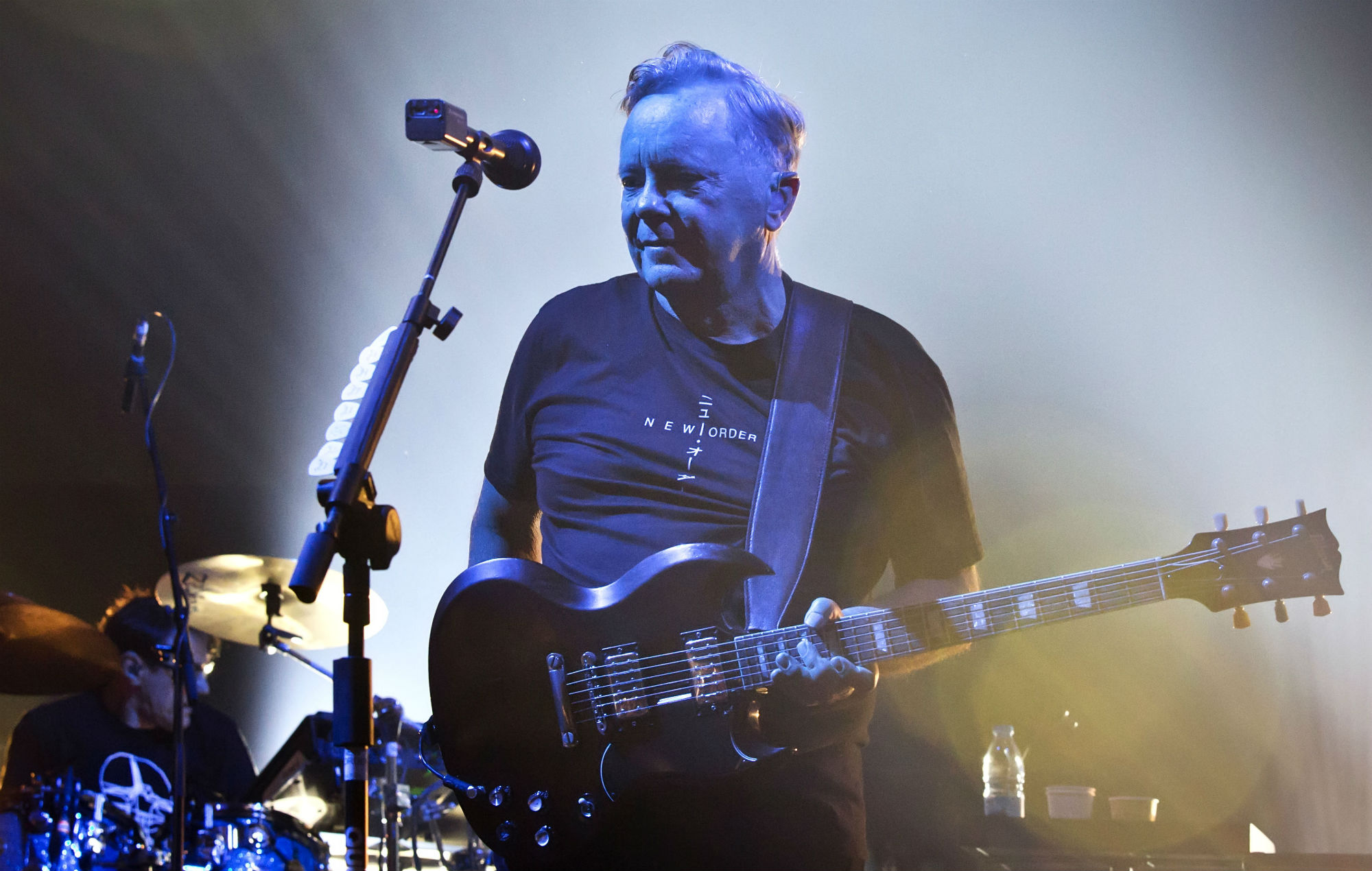 Escuchen tres nuevos remixes de 'Be A Rebel' de New Order