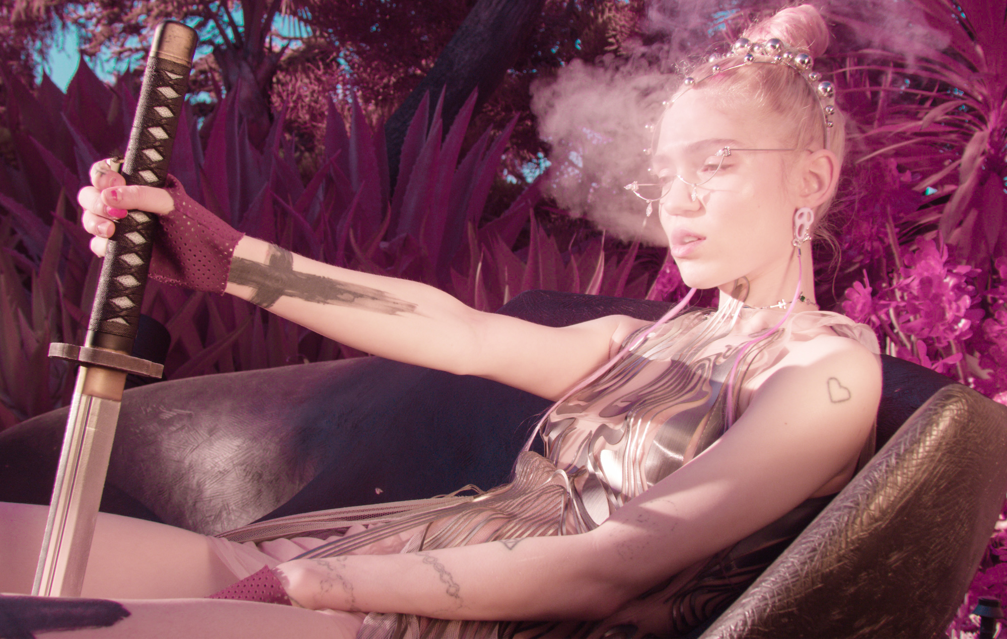 Grimes comparte la portada del nuevo álbum 'Miss Anthropocene' en los servicios de streaming