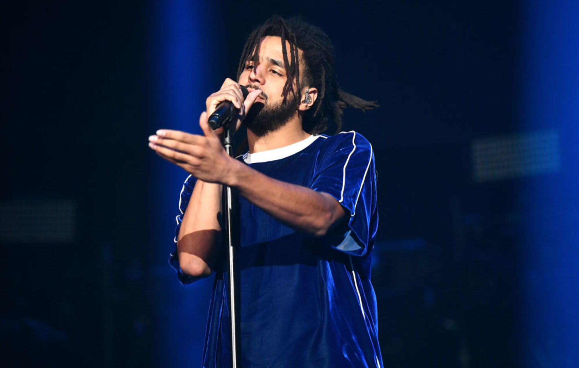 J. Cole se burla de tres nuevos proyectos e implica que podría retirarse después