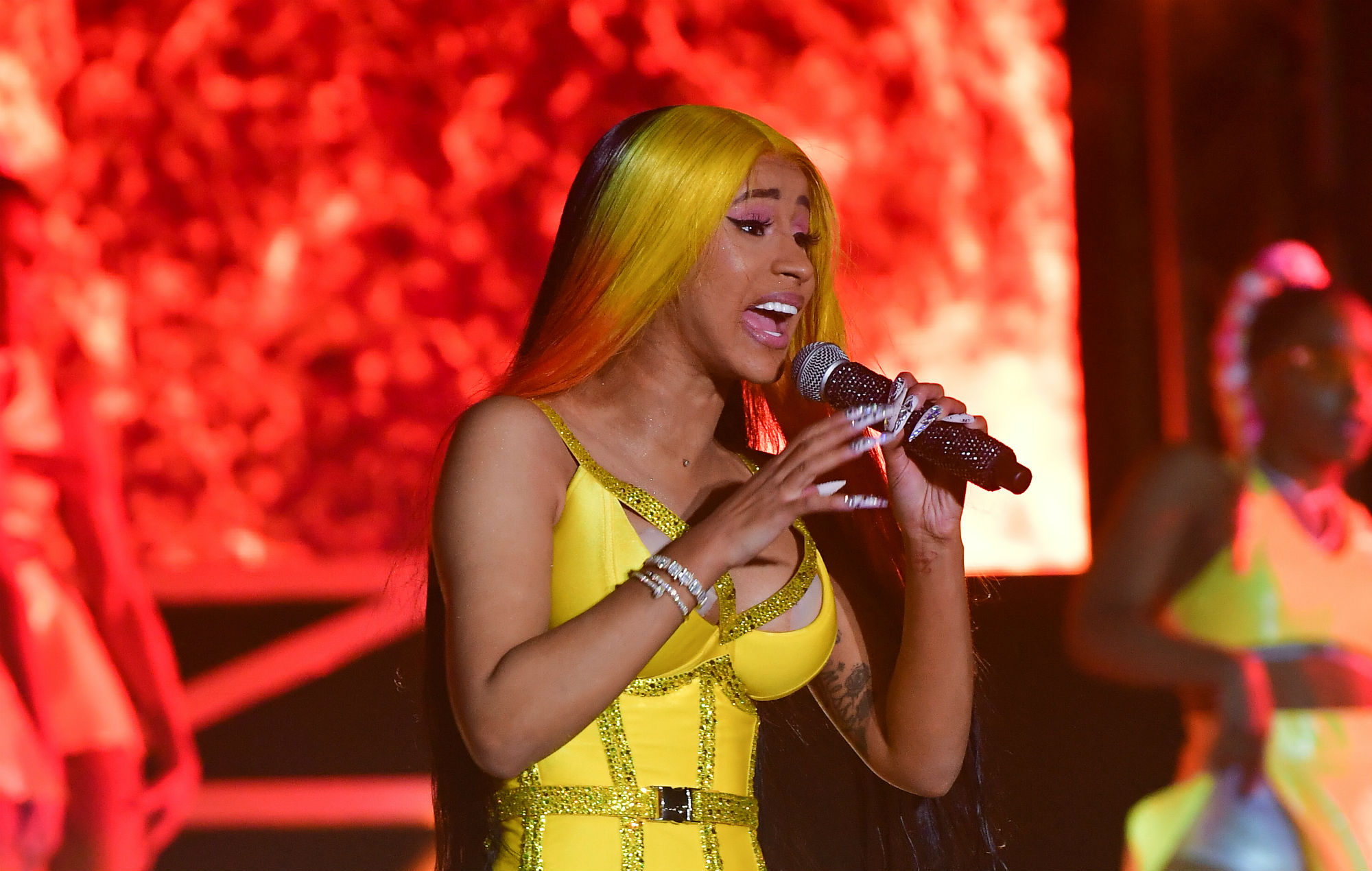 Cardi B Comparte Un Fragmento De Su Nueva Canción Y Promete Ir "en Modo ...