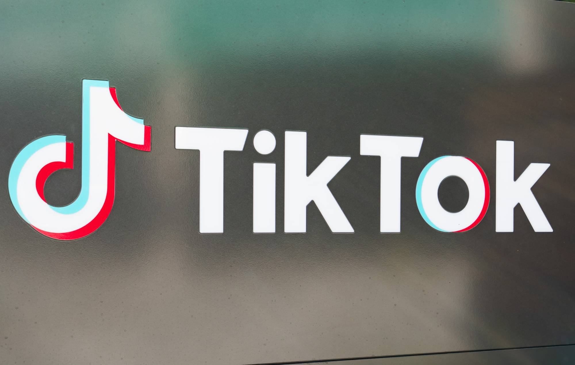 Los usuarios de TikTok ven la aplicación una media de 89 minutos al día