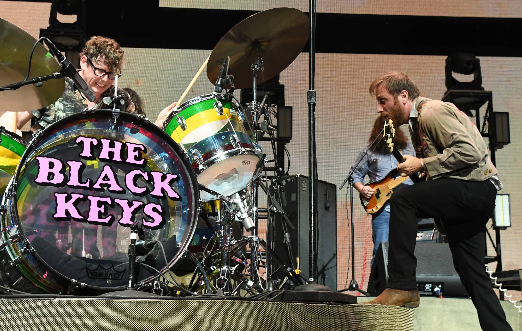 Mira cómo The Black Keys lleva las canciones de 'Delta Kream' a 'Colbert'