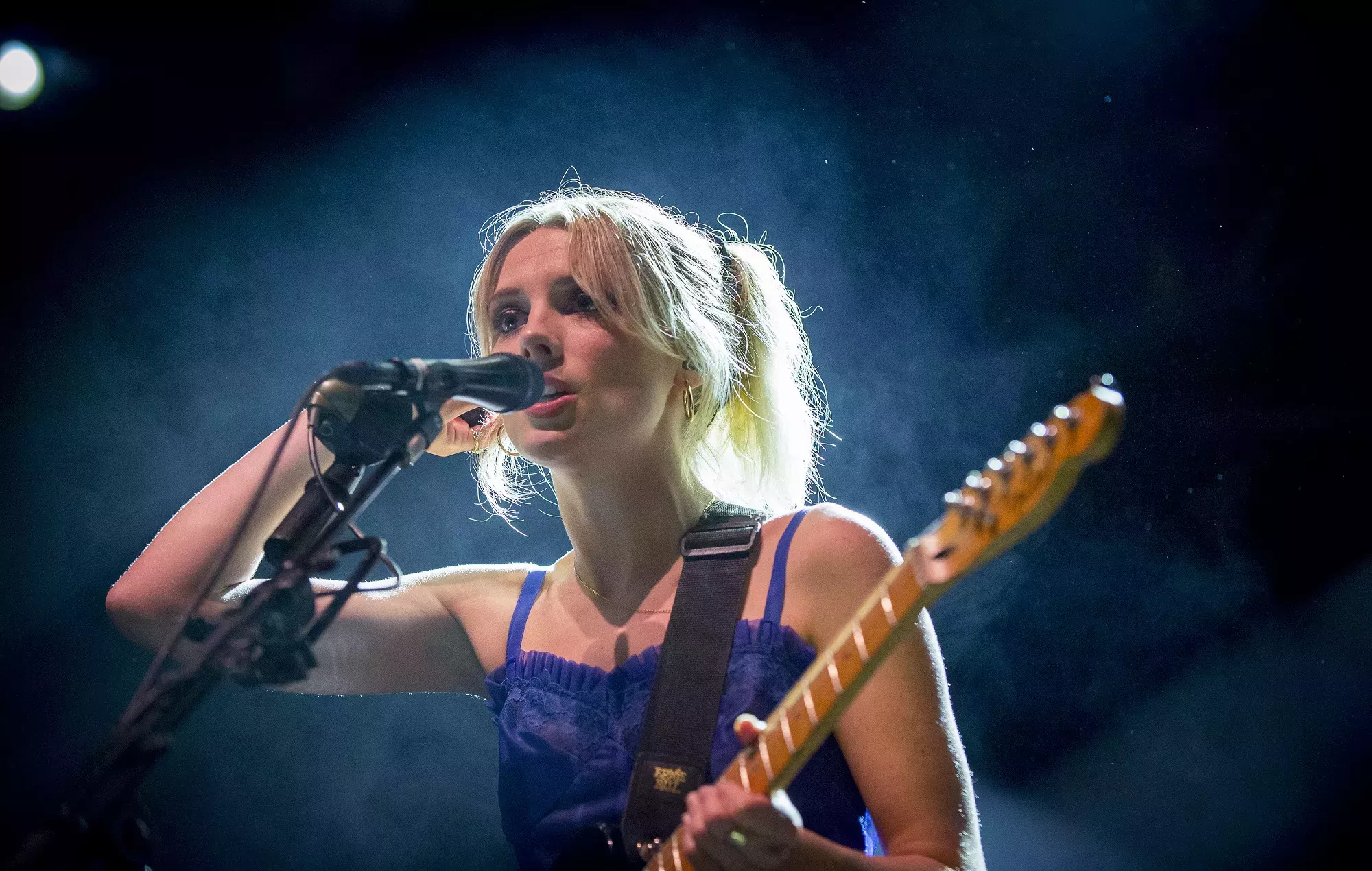 Vea a Wolf Alice tocar su primer concierto después del cierre en Bournemouth