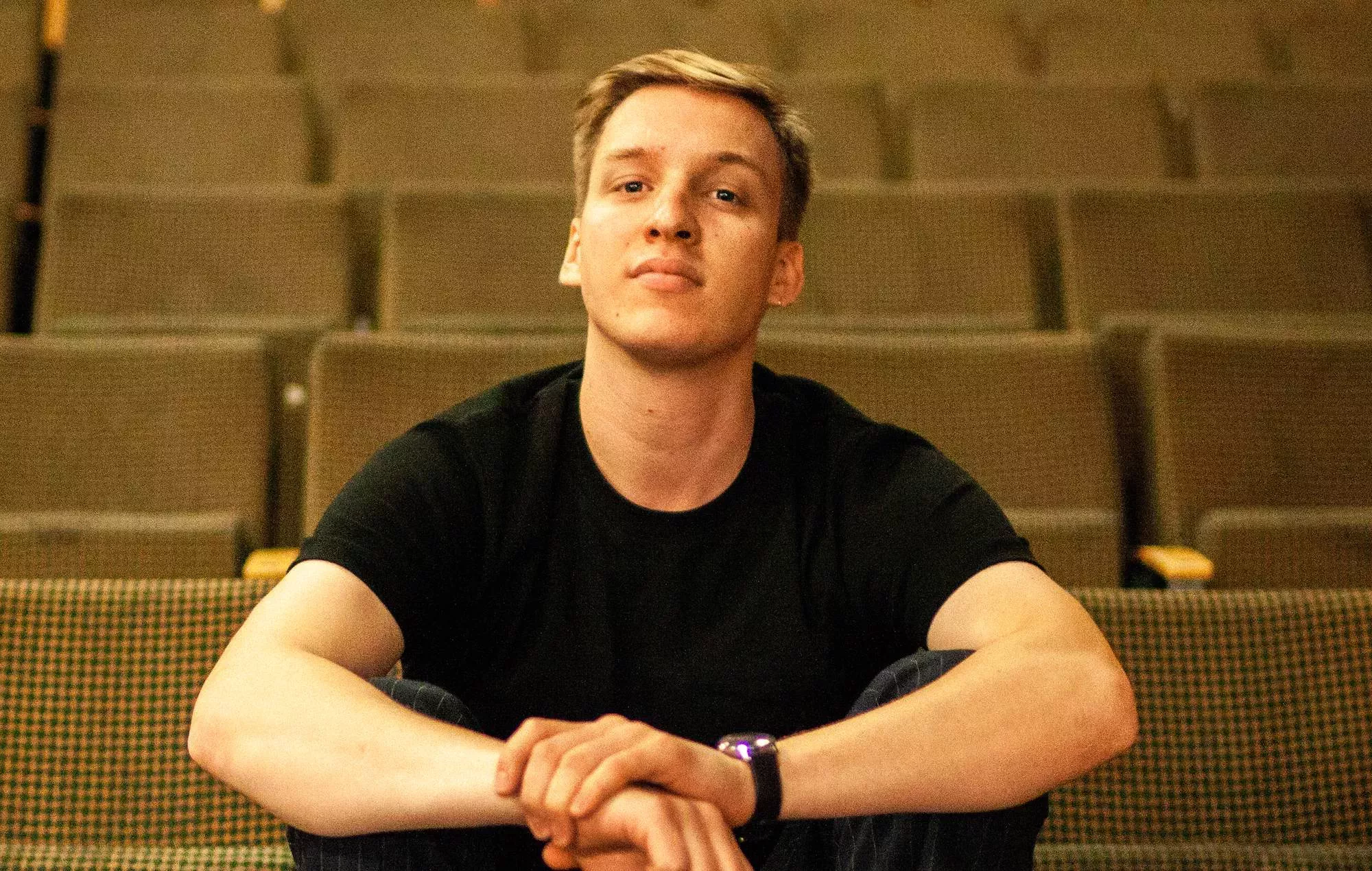 George Ezra anuncia un gran espectáculo en Finsbury Park en 2022 con Blossoms y Holly Humberstone