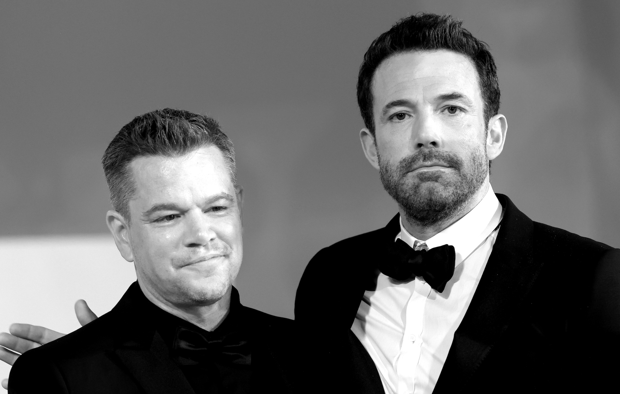 Мэтт Дэймон и Бен Аффлек. Мэтт Дэймон и Бен Аффлек 2020. Ben Affleck Matt Damon. Бен Аффлек и Мэтт Дэймон на красной ковровой дорожке.