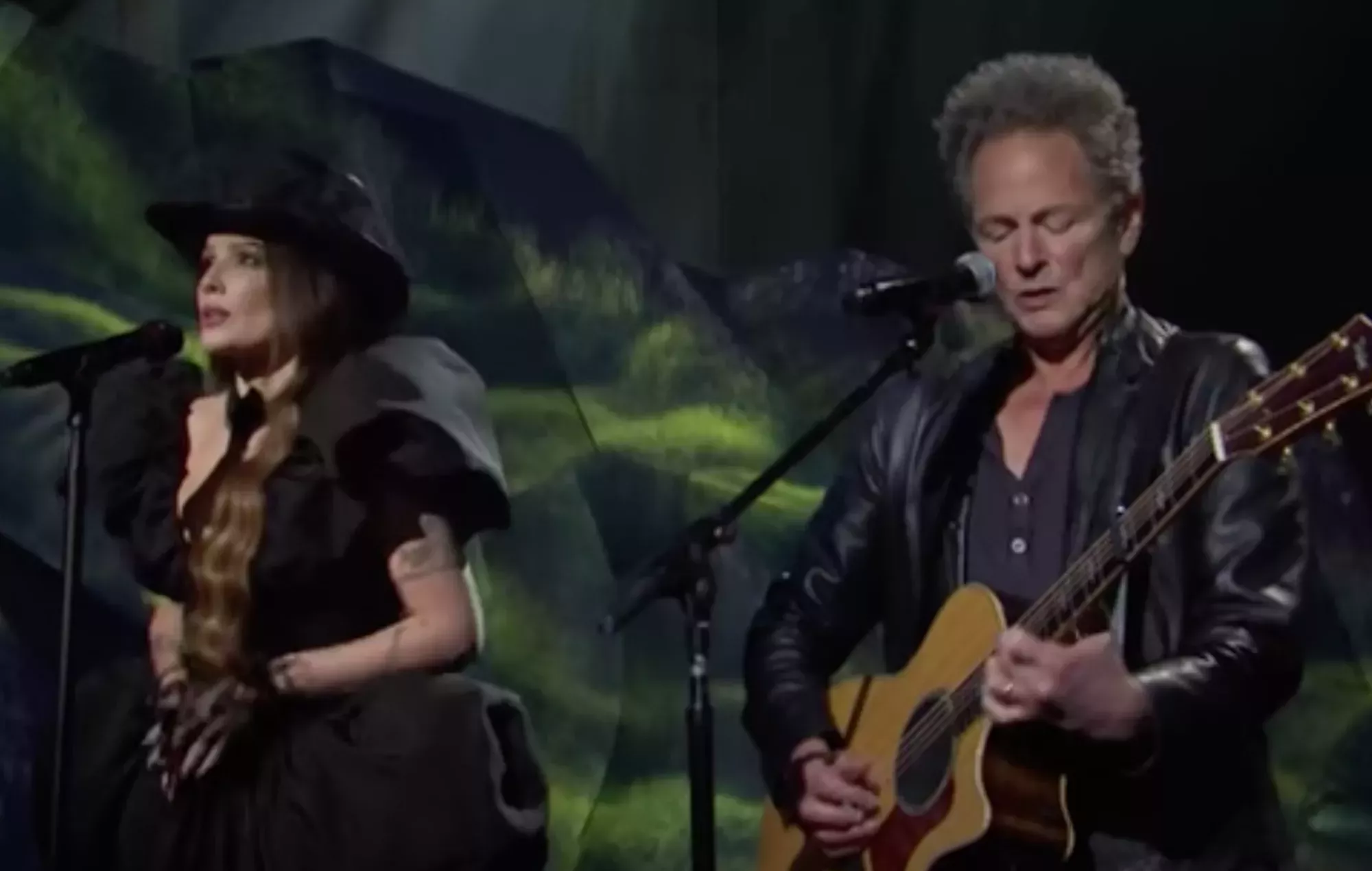 Mira cómo Halsey se une a Lindsey Buckingham para interpretar 'Darling' en 'SNL'