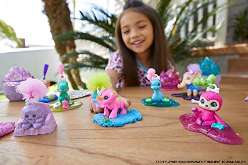 Cave Club huevos de dinosaurios con muñeca y accesorios para niños y niñas +4 años (Mattel GNL97)