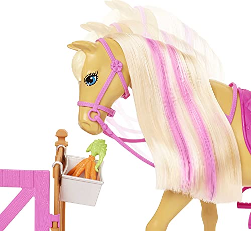 Barbie con Caballo y Poni Muñeca rubia con caballo y poni de juguete, accesorios de establo y para peinar, regalo para niñas y niños +3 años (Mattel HGB58)