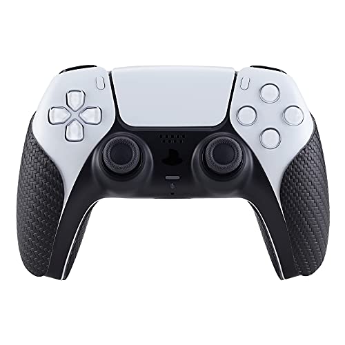 eXtremeRate PlayVital Pegatina para PS5 Aadhesivo de Silicona Antideslizante Piel de Goma para PS5 Control Protector con Textura Pegatina de Agarre para Playstation 5 Mando(Fibra de Carbono)