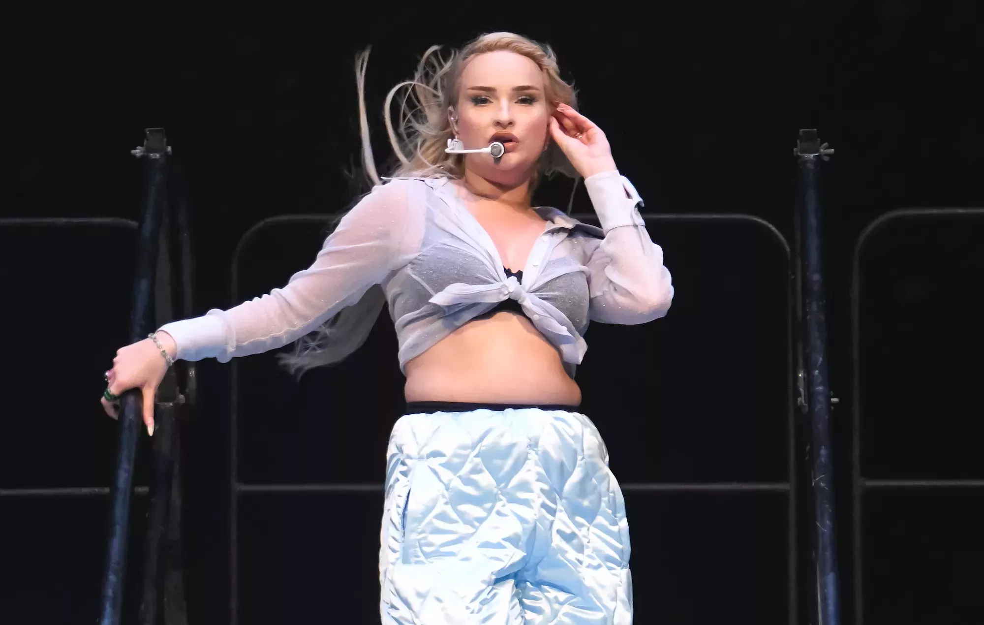 Escucha el provocativo nuevo single de Kim Petras, 