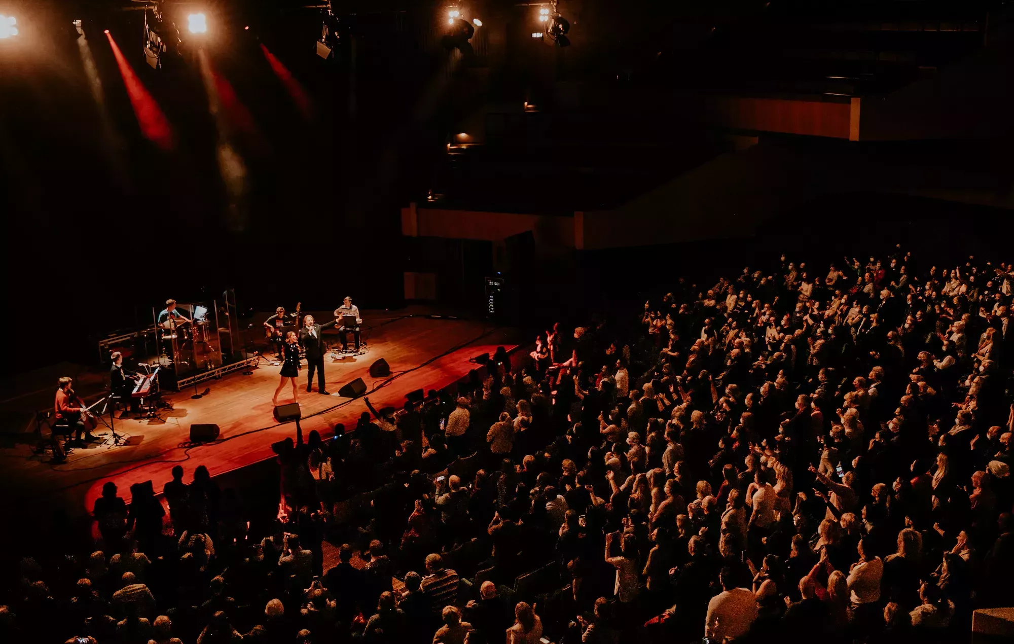 Los locales de música en vivo sufren al introducir Gales nuevas restricciones y normas de distanciamiento social