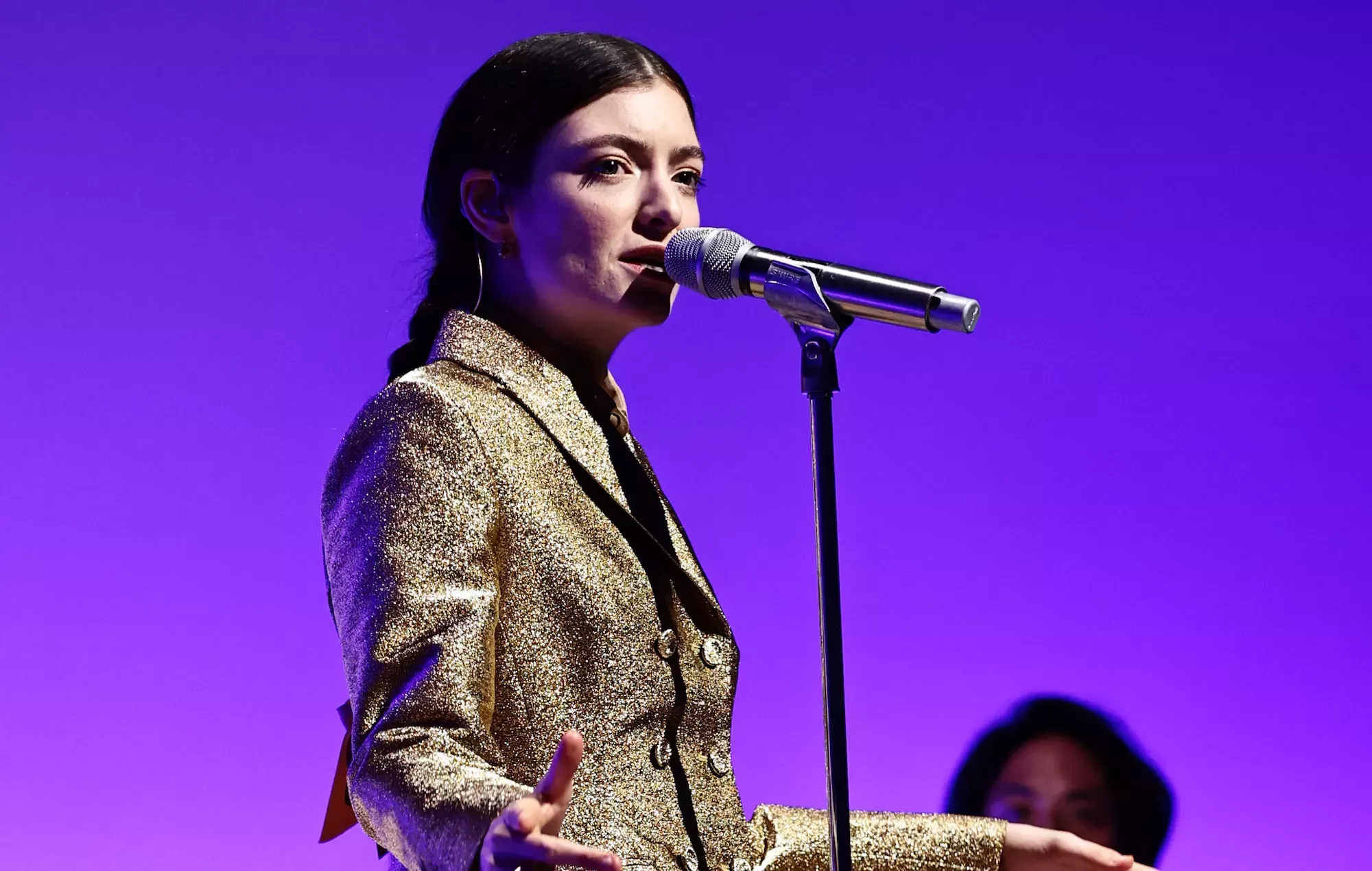 Lorde se pronuncia sobre el derecho al aborto durante su actuación en Los Ángeles