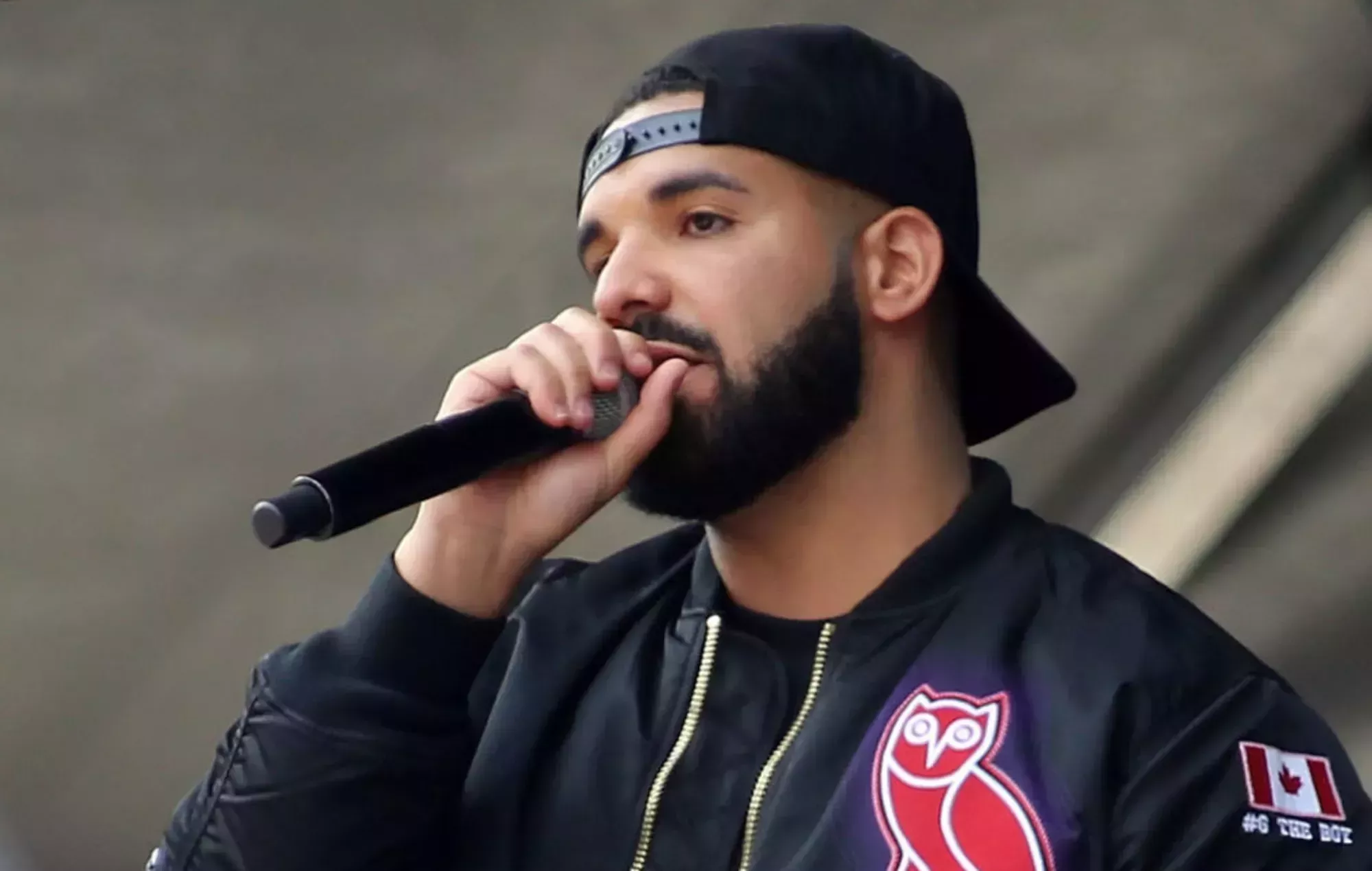 Drake adelanta dos nuevas canciones en su programa de radio 'Table For One'