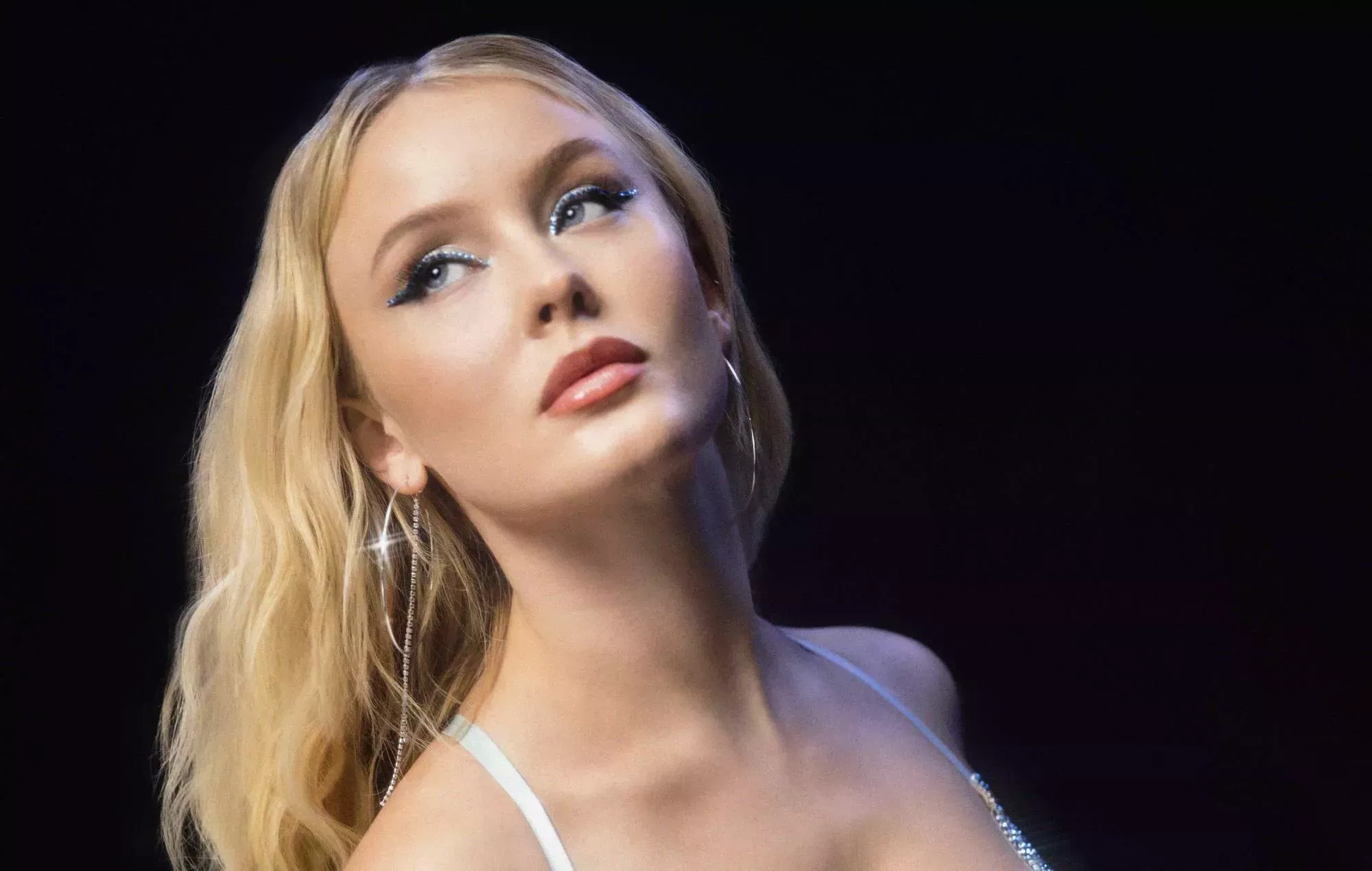 Zara Larsson anuncia su propio sello discográfico y la adquisición de su catálogo