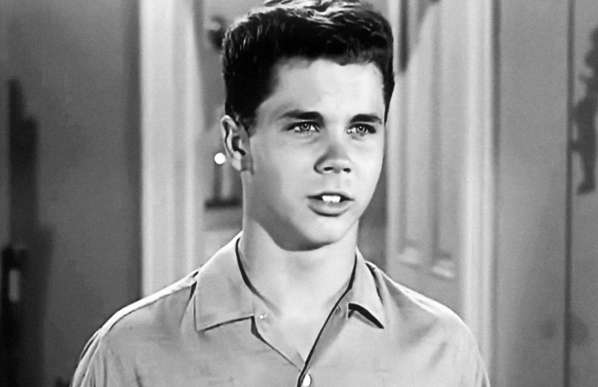 El actor de 'Leave It To Beaver' Tony Dow sigue vivo, a pesar de que un comunicado anuncia por error su muerte