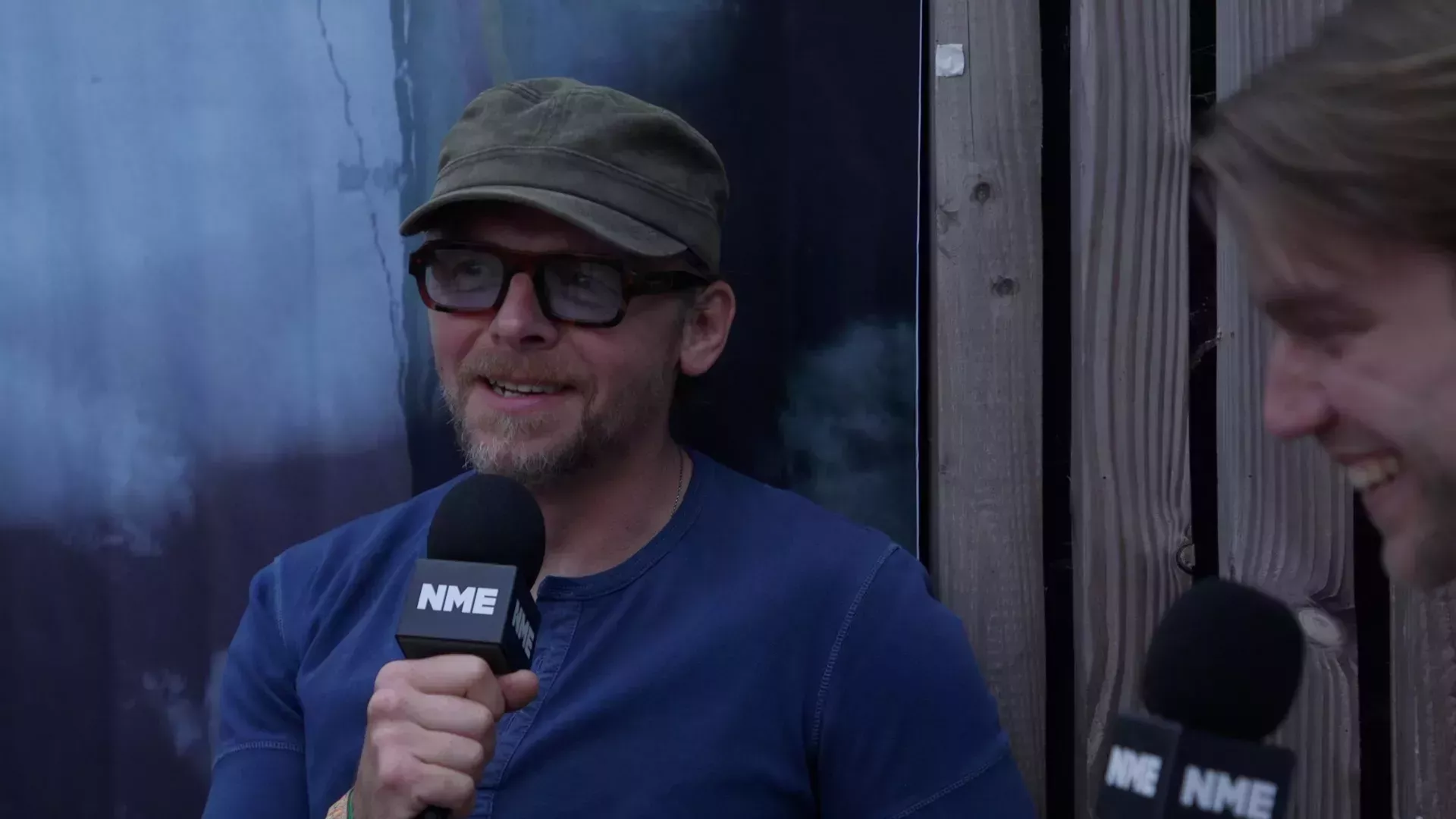 Simon Pegg habla de ser compañero de Chris Martin y de ir a Disneylandia con Jay-Z