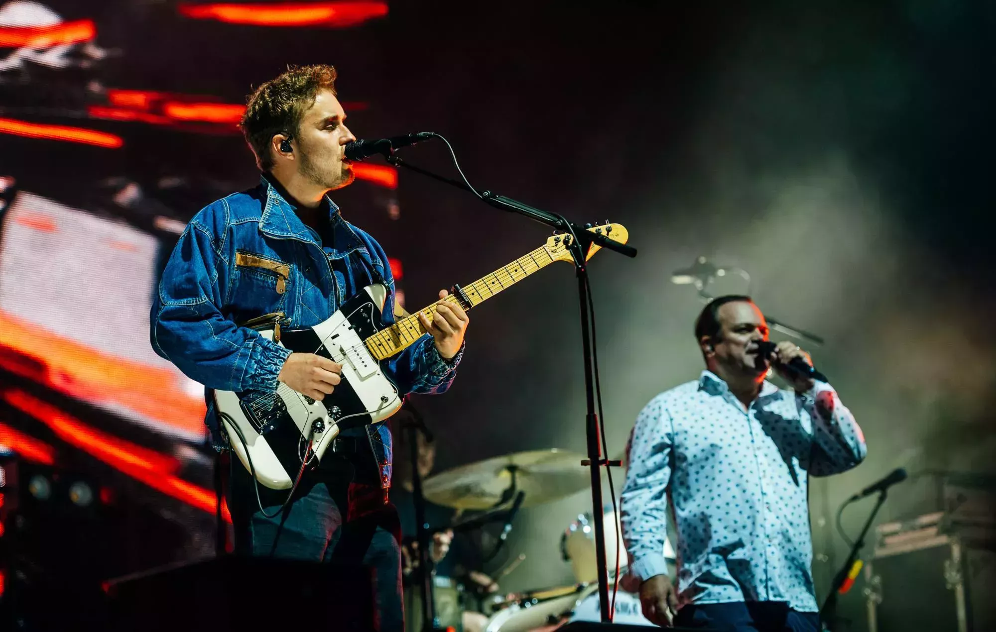 Vea el momento en que Sam Fender se unió a Barry de 