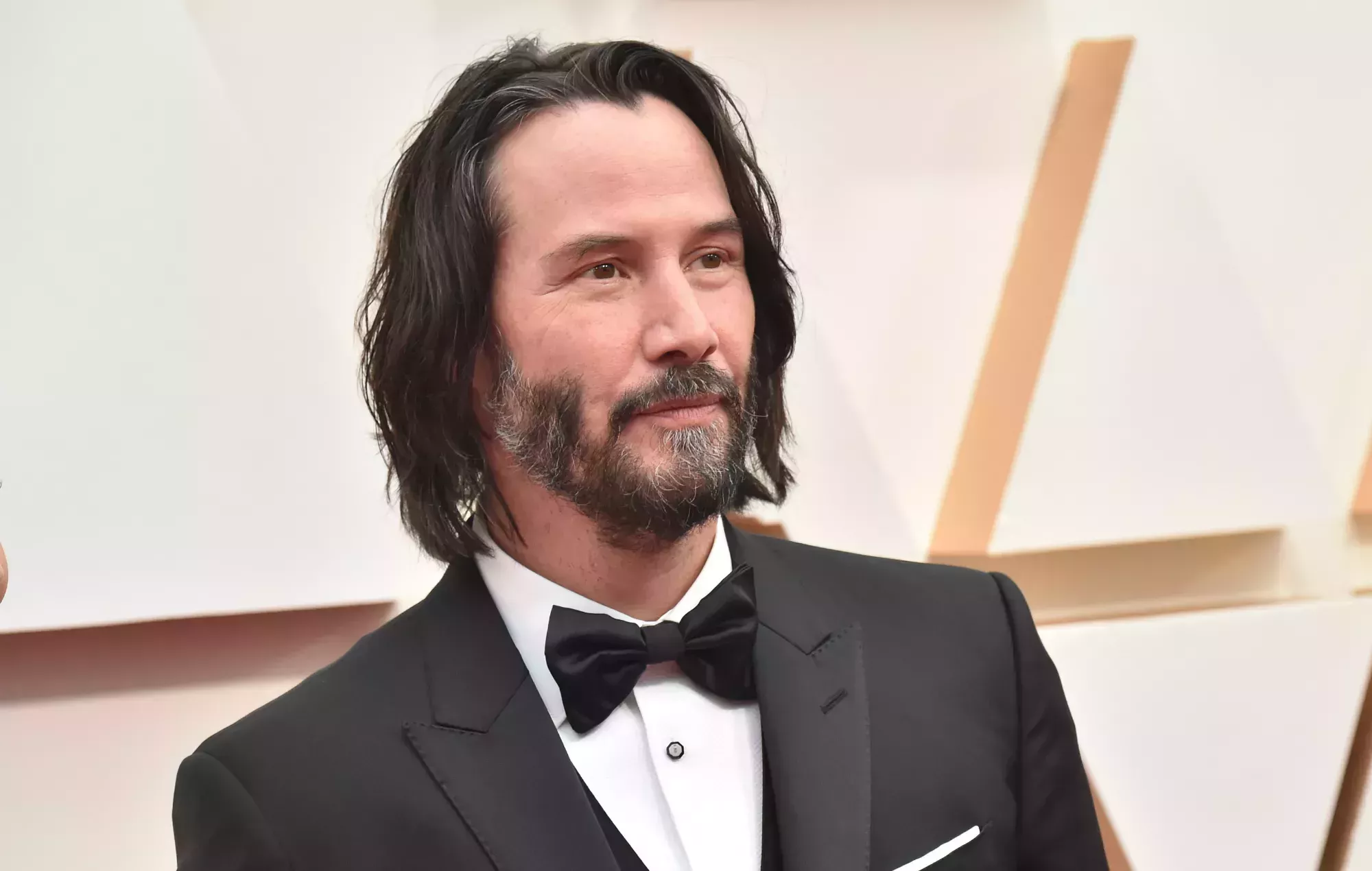 El amable gesto de Keanu Reeves con una fan de 80 años se hace viral: 