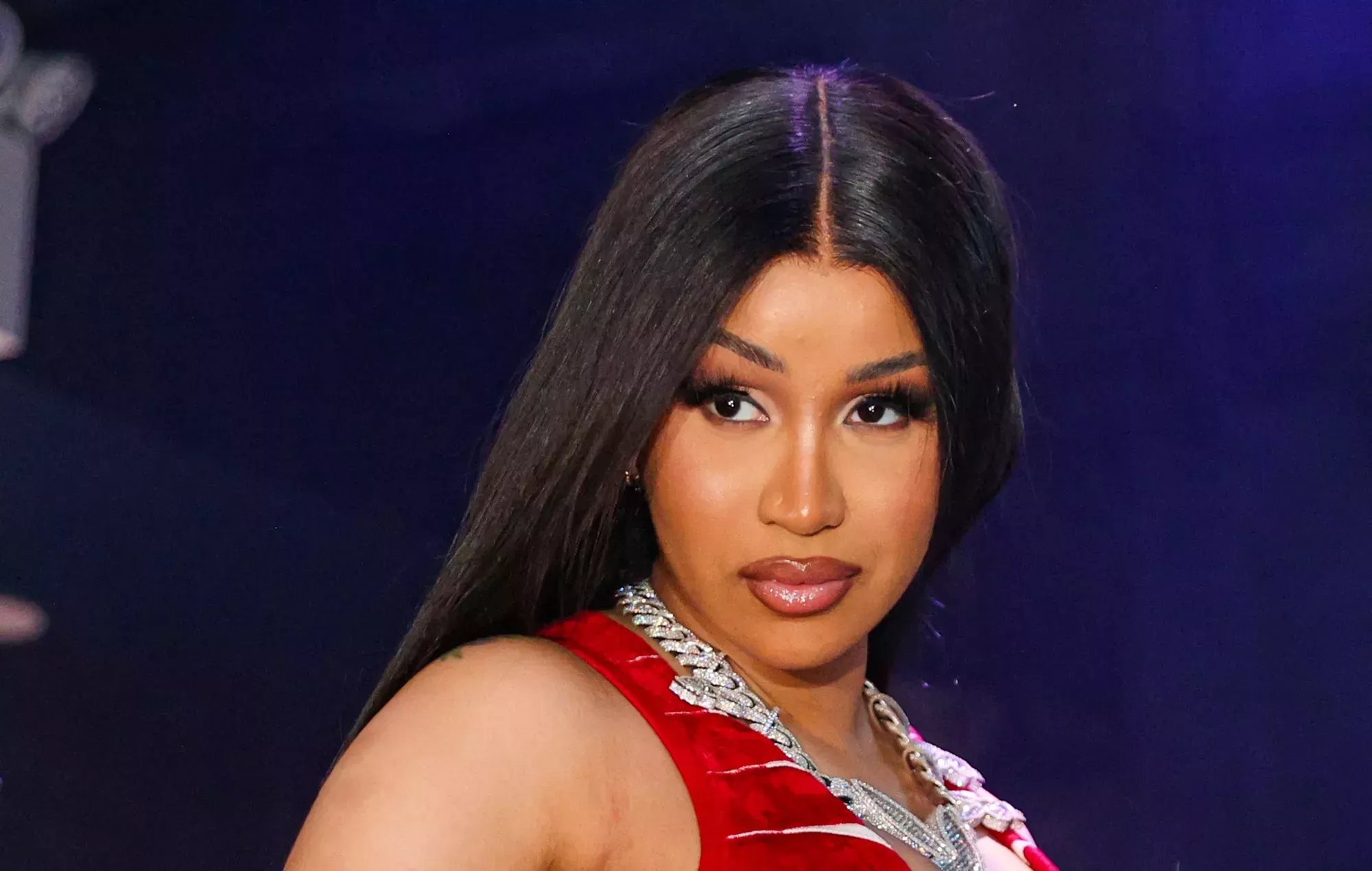 Cardi B dice que el reciente caso judicial le costó un acuerdo 