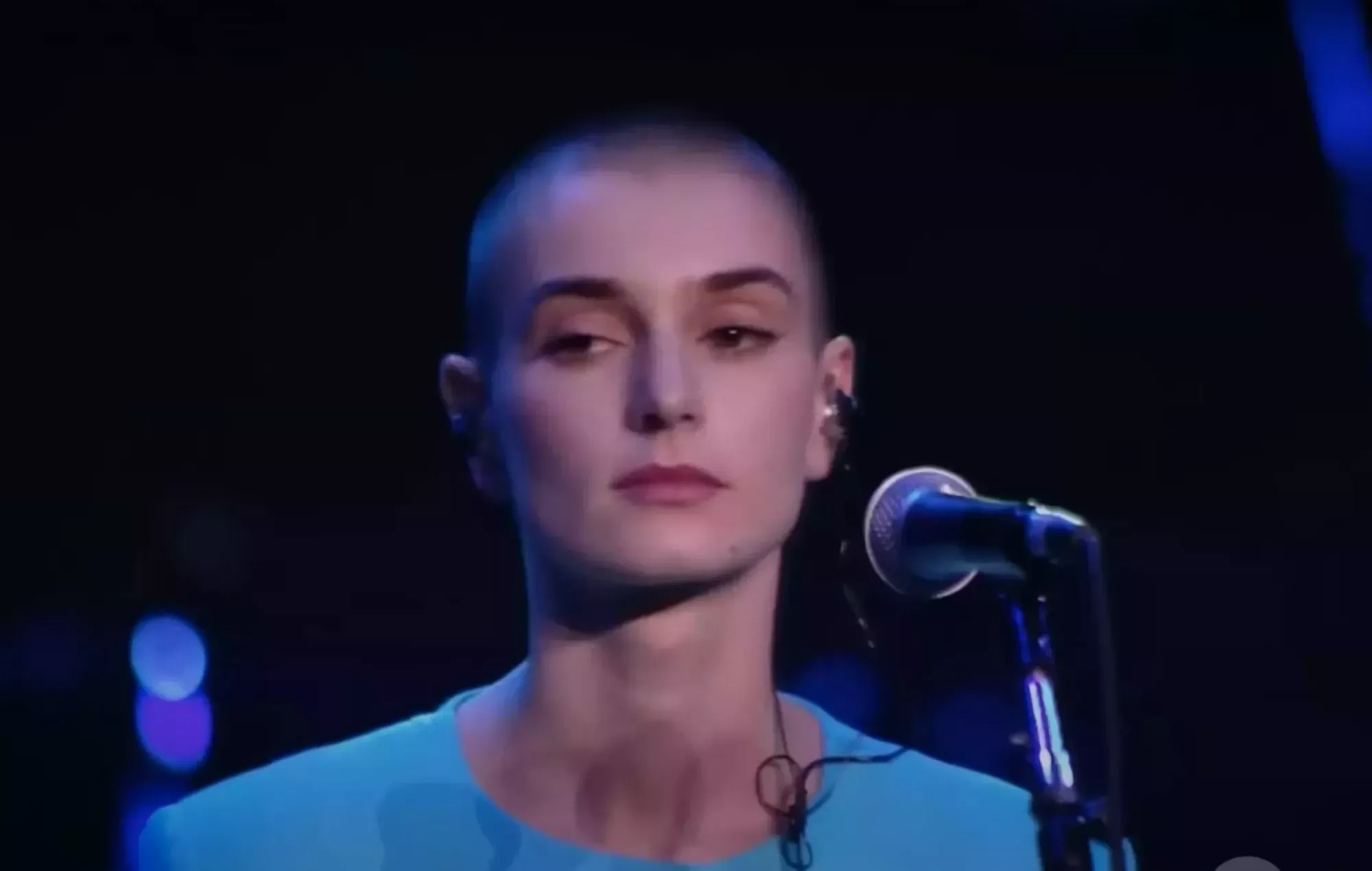 Sinead O'Connor habla de su infame actuación en 'SNL' en el nuevo tráiler del documental 'Nothing Compares'