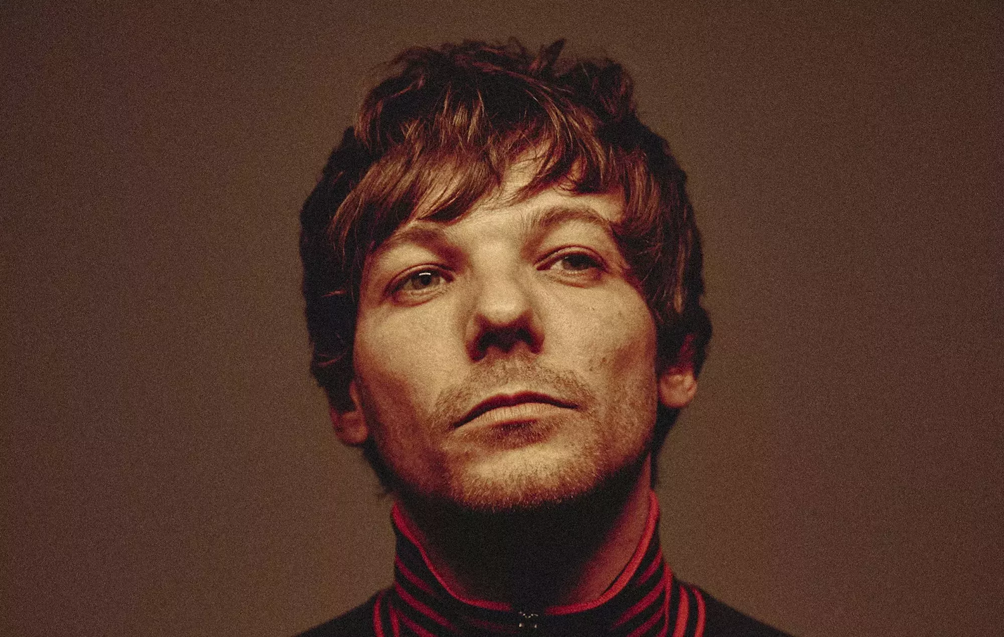 Louis Tomlinson comparte su nuevo tema 'Out Of My System' y las fechas de la gira de 2023 por el Reino Unido y Europa