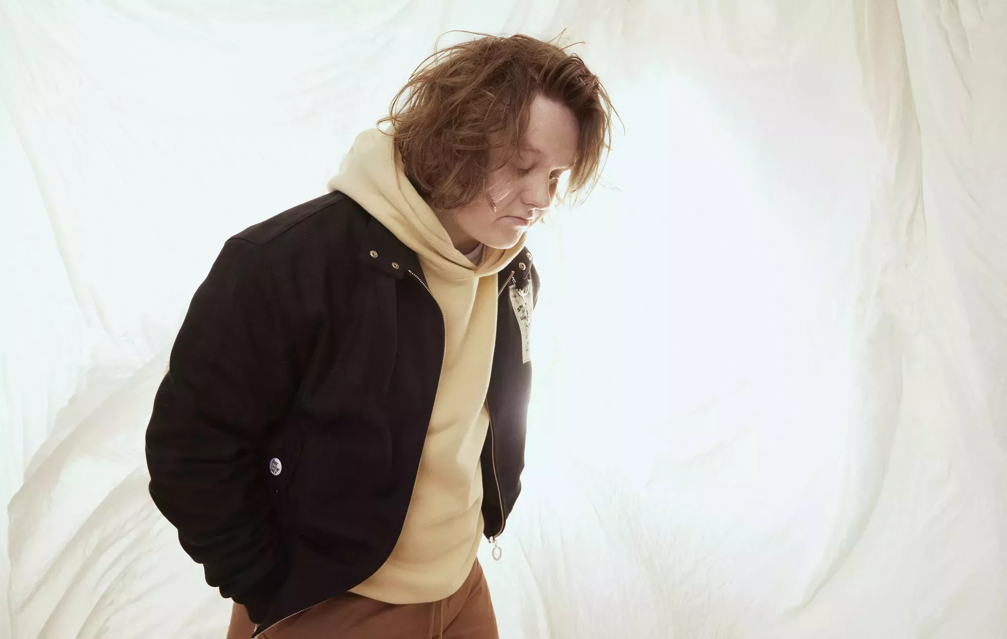 Escucha un fragmento del nuevo single de Lewis Capaldi 'Pointless'