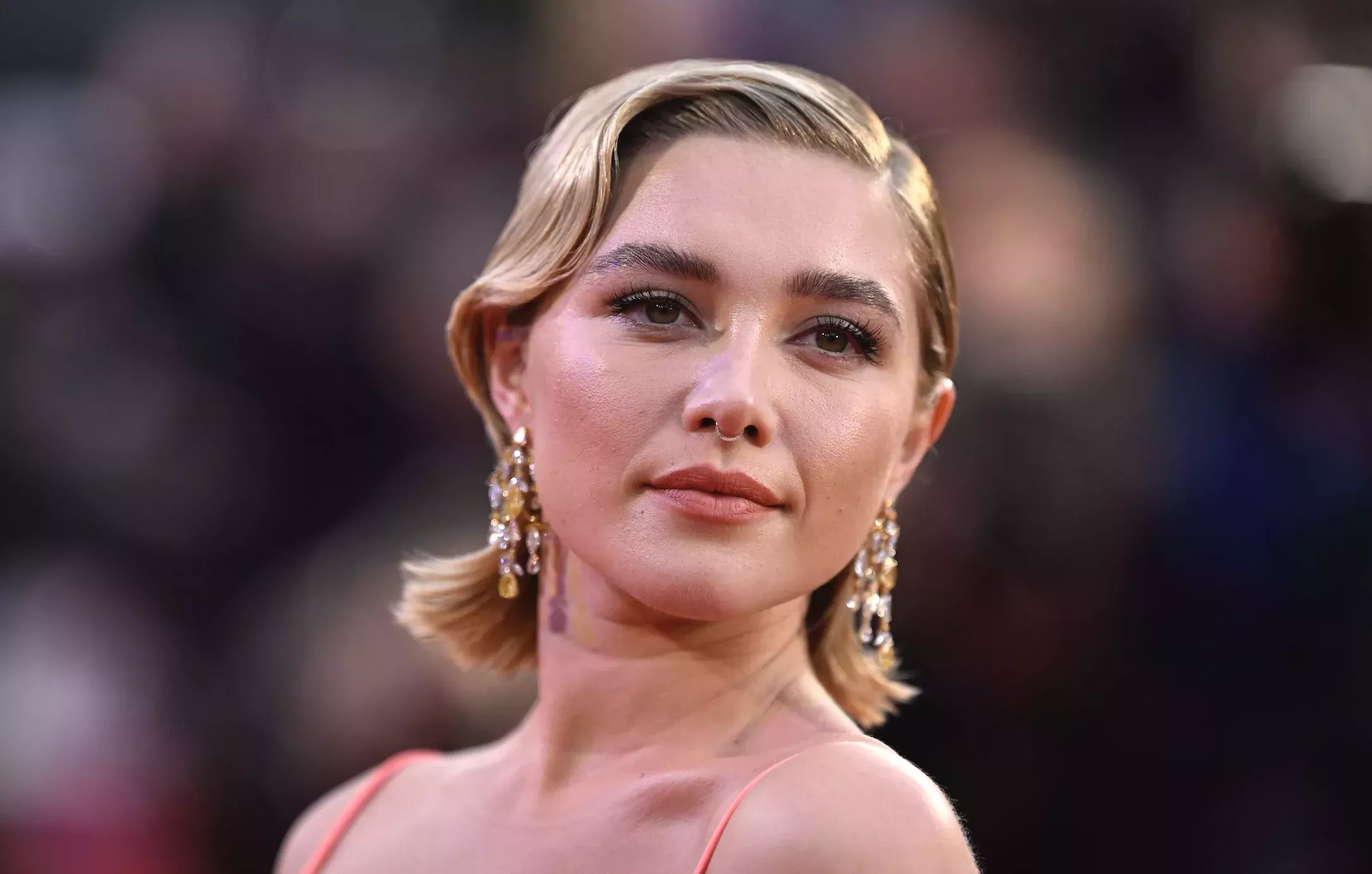 Florence Pugh dice que el productor quería cambiar la forma de su cara