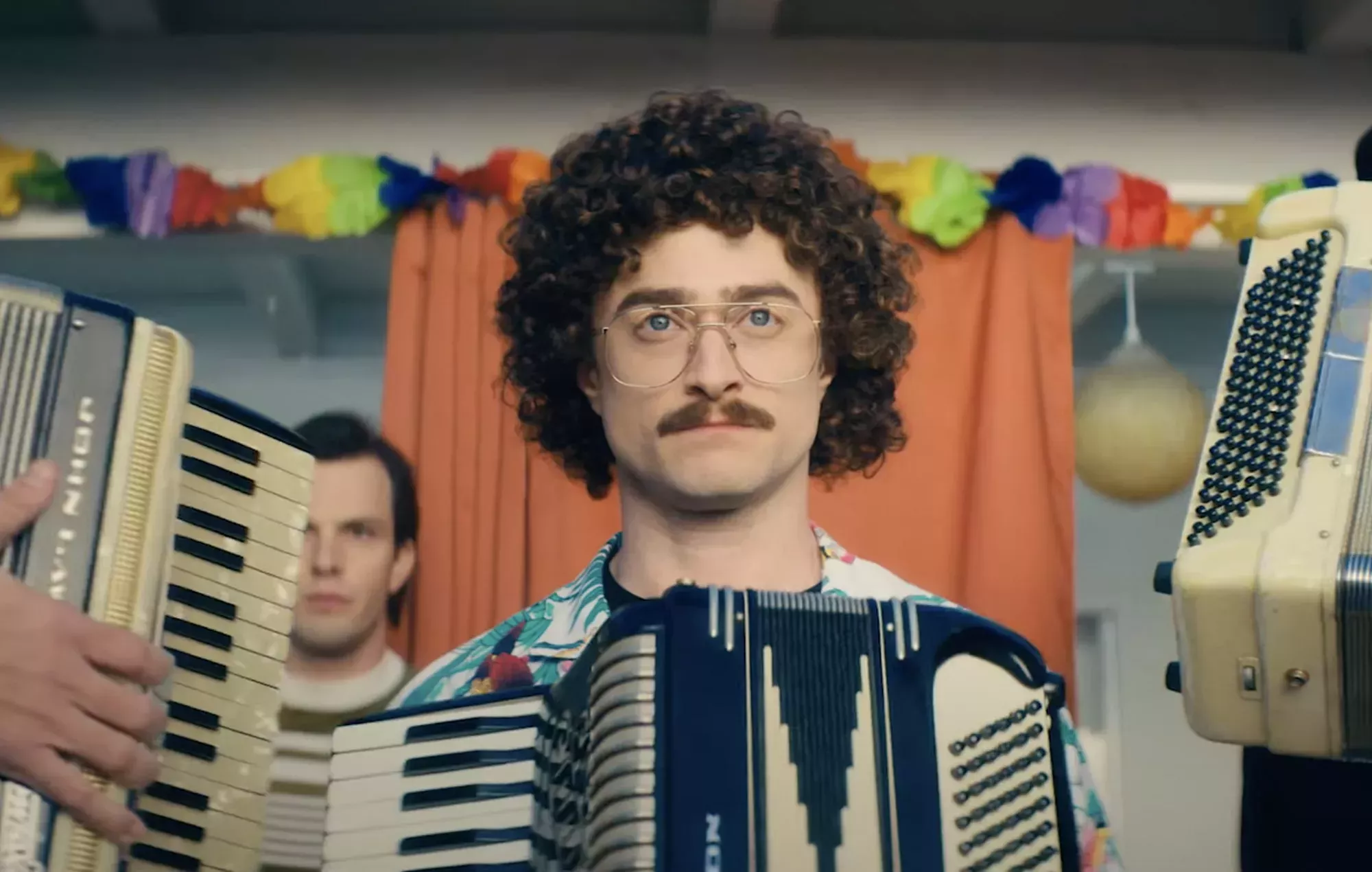 'Weird Al' Yankovic revela el momento en que quiso que Daniel Radcliffe protagonizara su biopic