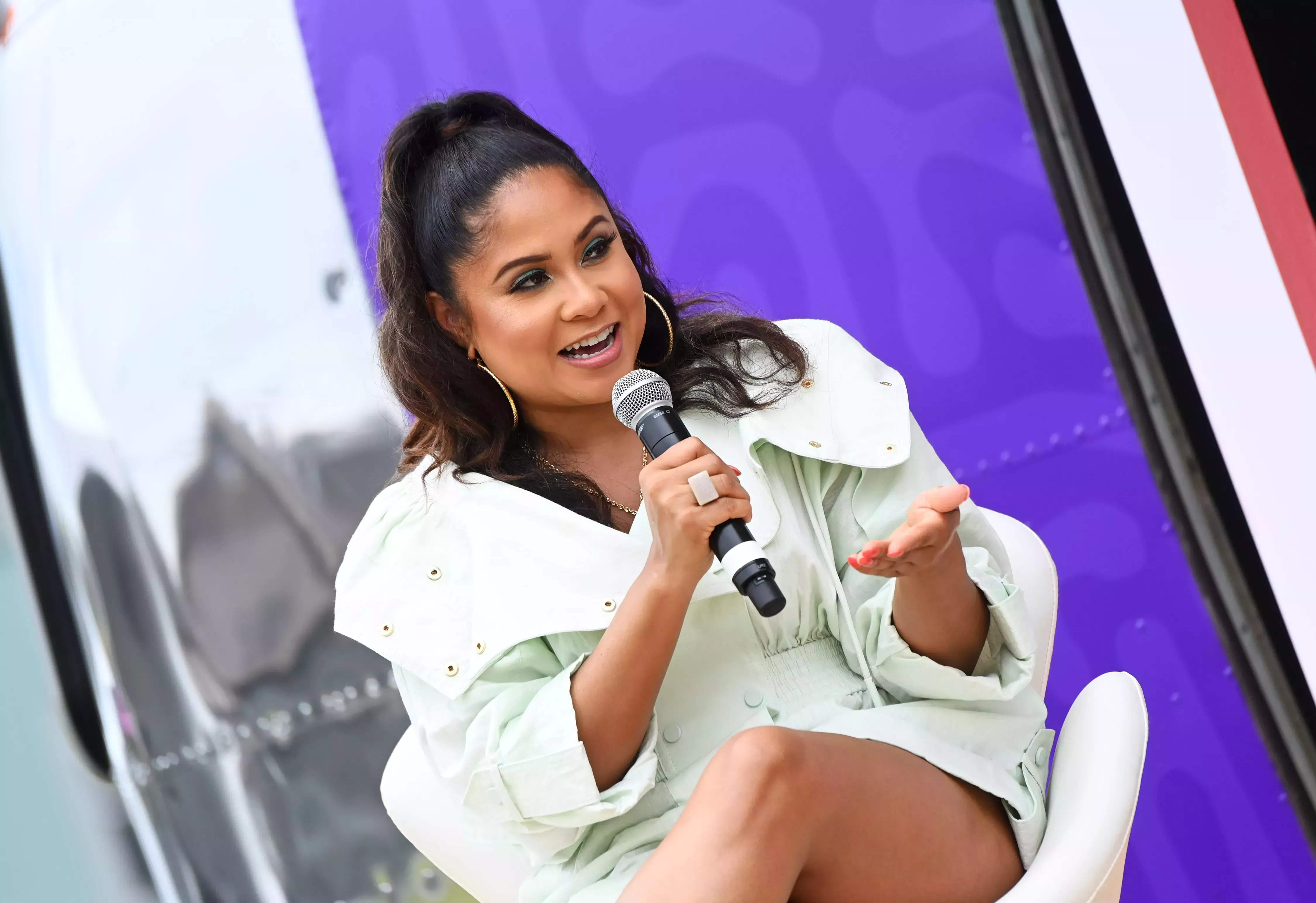 

	
		Angela Yee se sincera sobre su salida de 'Breakfast Club' y comparte sus planes para un nuevo programa sindicado
	
	