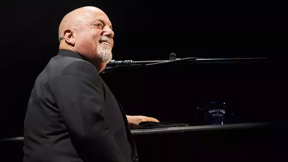 

	
		Billy Joel pospone su último concierto del año en el Madison Square Garden tras contraer una 