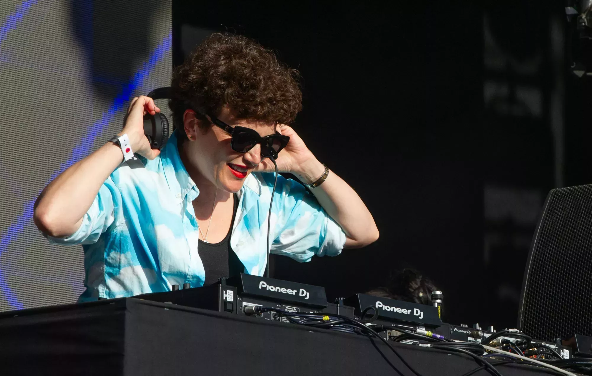 Le devuelven el USB robado a Annie Mac tras la 