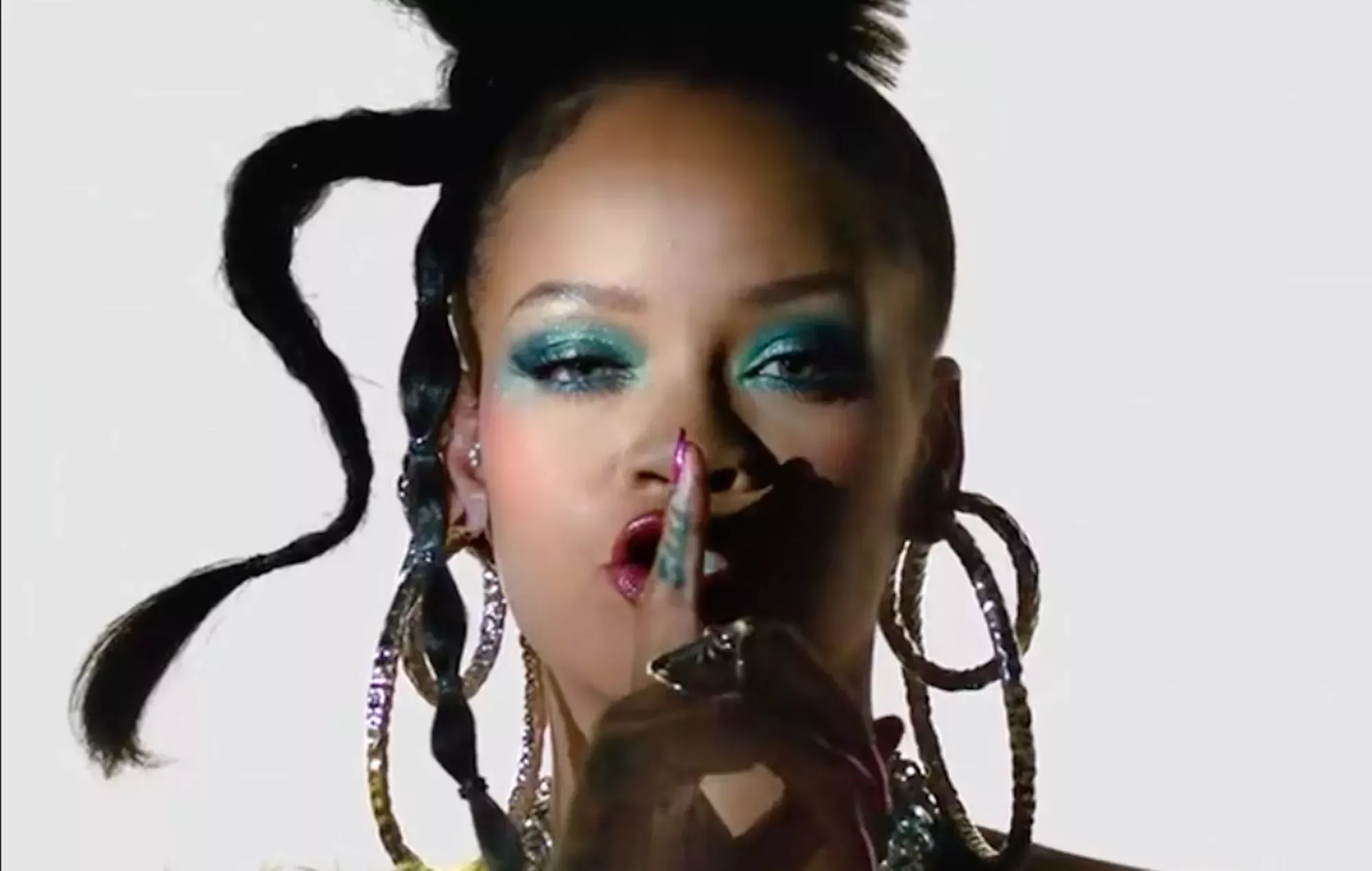 Rihanna comparte un teaser del espectáculo del descanso de la Super Bowl