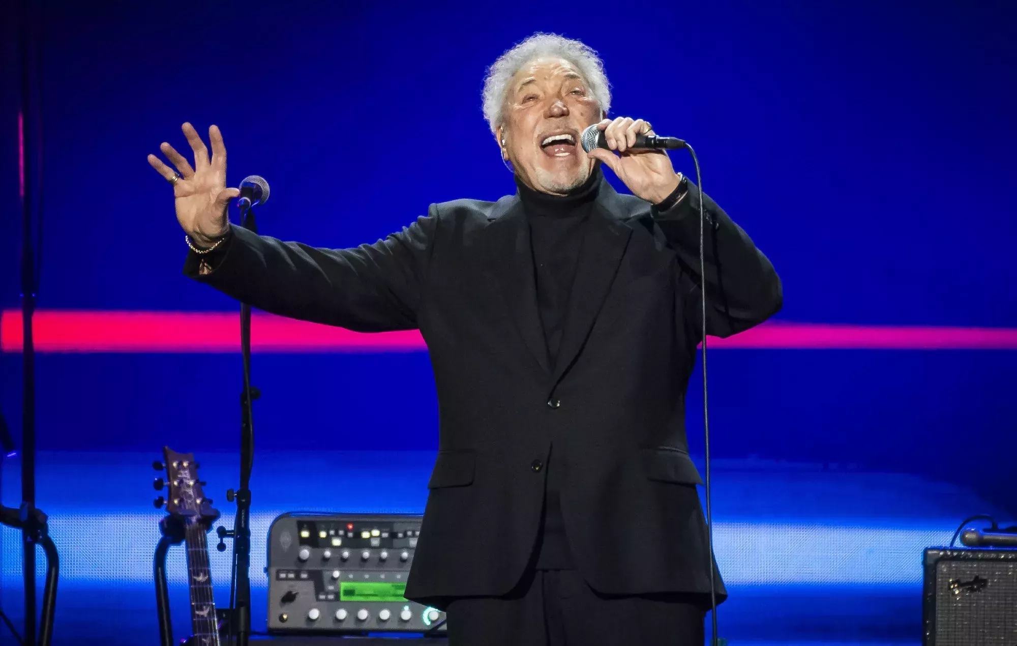 Bye bye bye, Delilah: La canción de Tom Jones, prohibida en un estadio de rugby galés