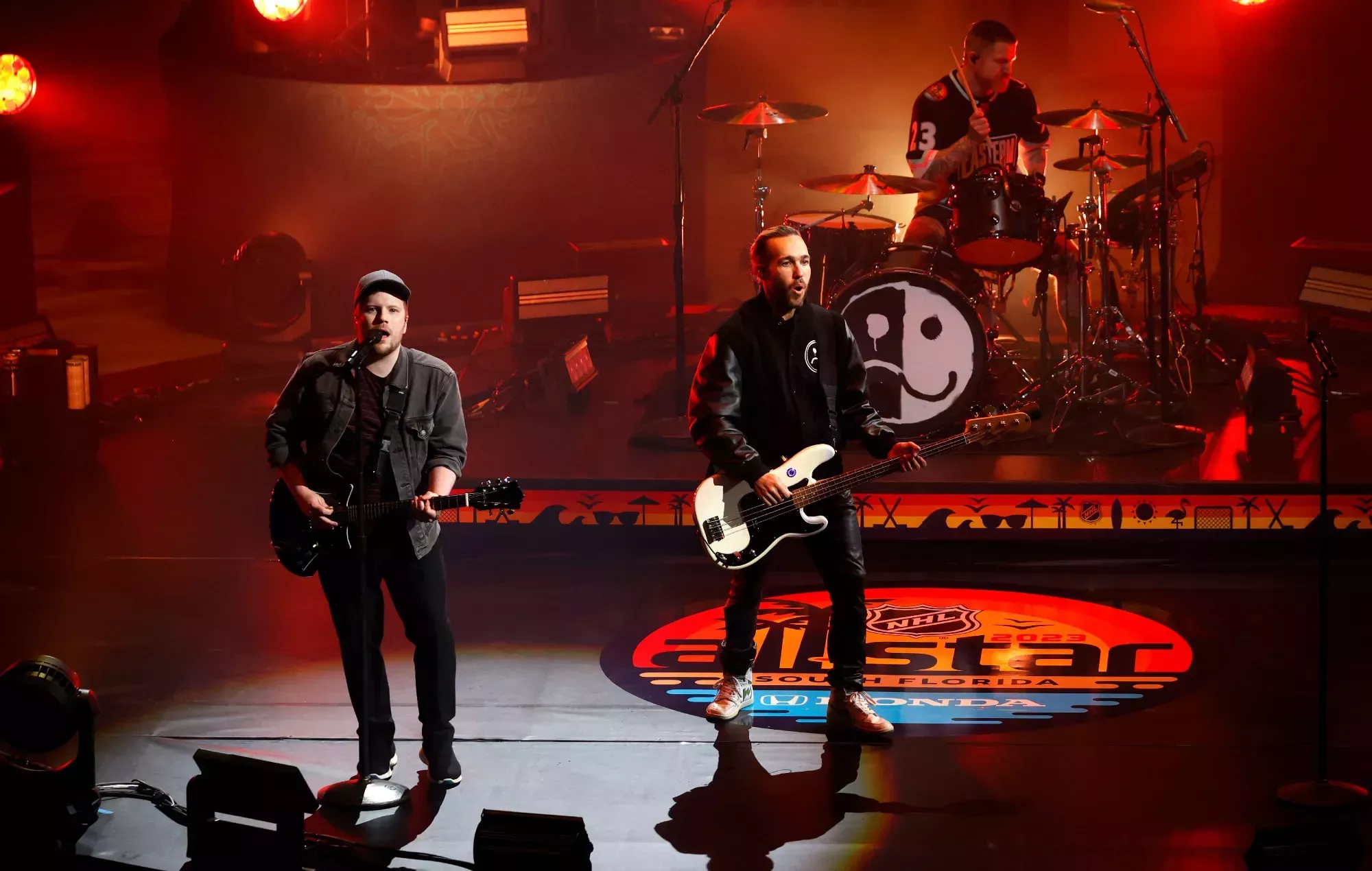 Fall Out Boy actúa con orquesta en el All Star Game 2023 de la NHL y anuncia una gira europea