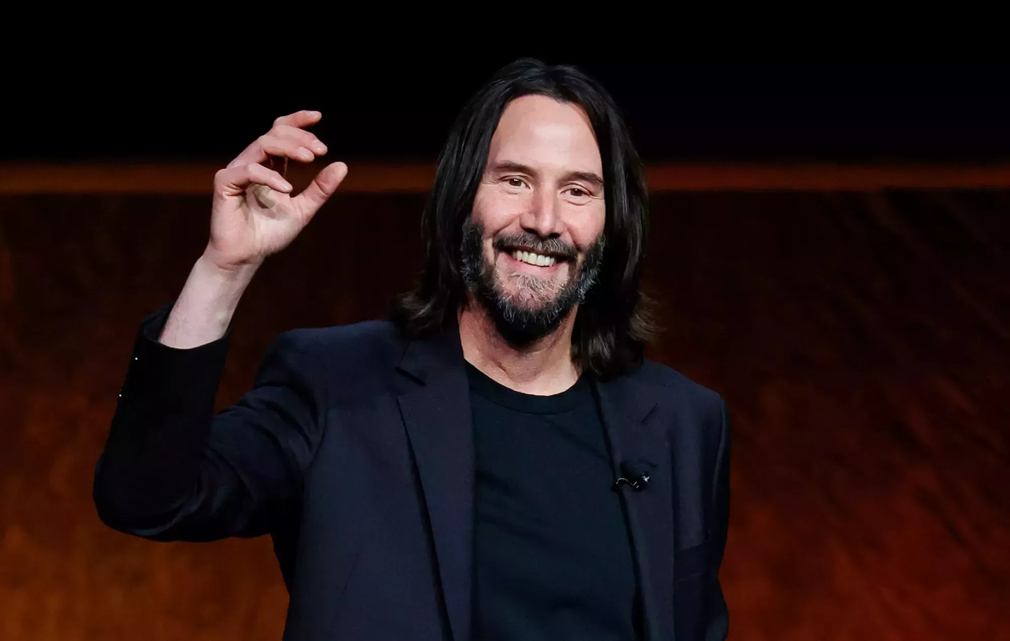 Keanu Reeves sorprende a los asistentes a un pub de Hertfordshire