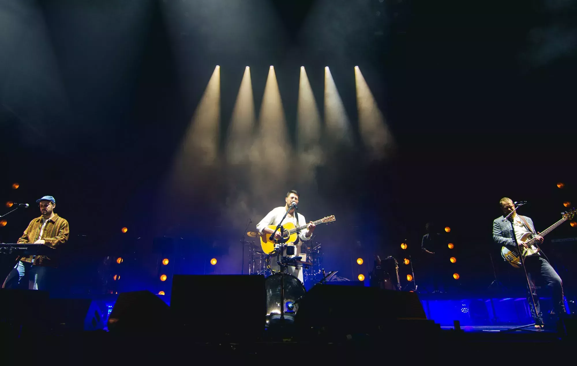 Vea a Mumford & Sons tocar en su primer concierto público desde la marcha de Winston Marshall