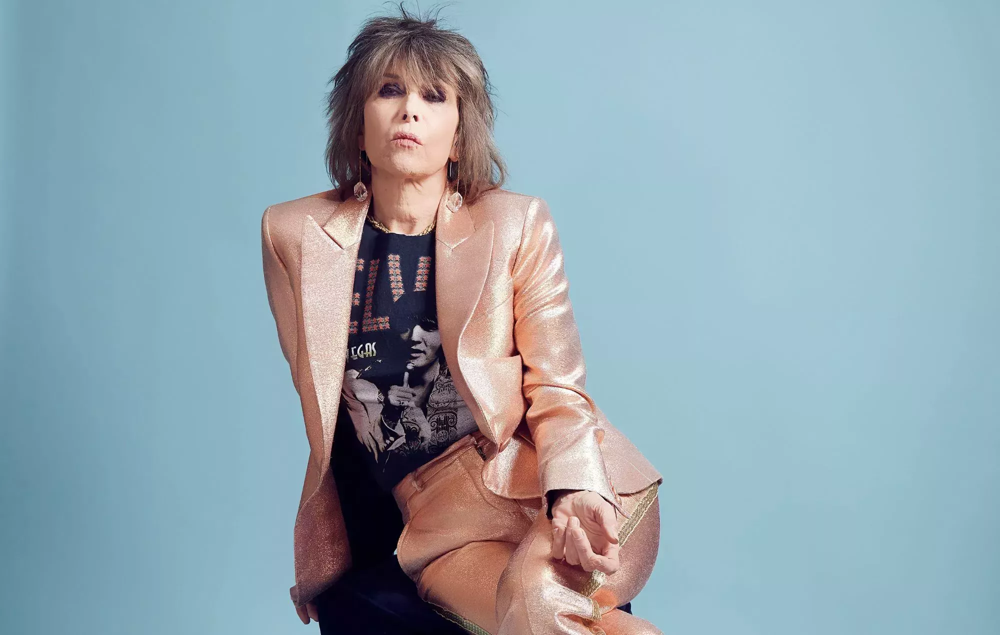 Pretenders comparte su nostálgico nuevo single, 'Let The Sun Come In'