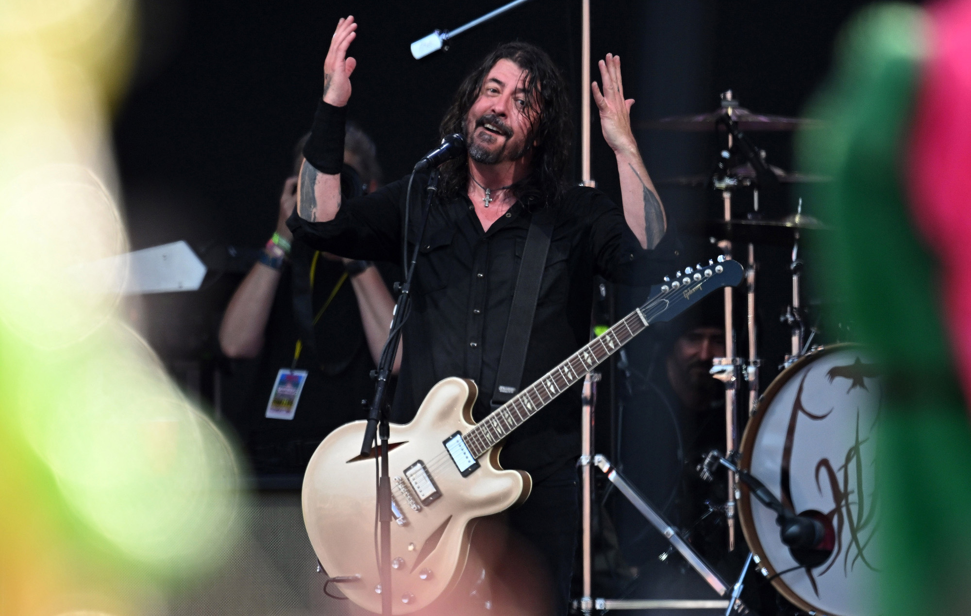 Dave Grohl cogió el tren a Glastonbury Cultture