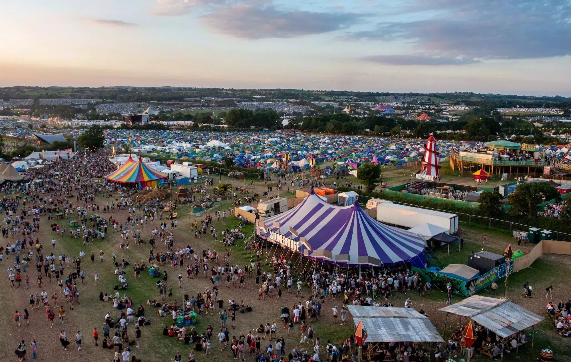 Encuentran muerto en una tienda de campaña a un miembro del equipo del festival de Glastonbury