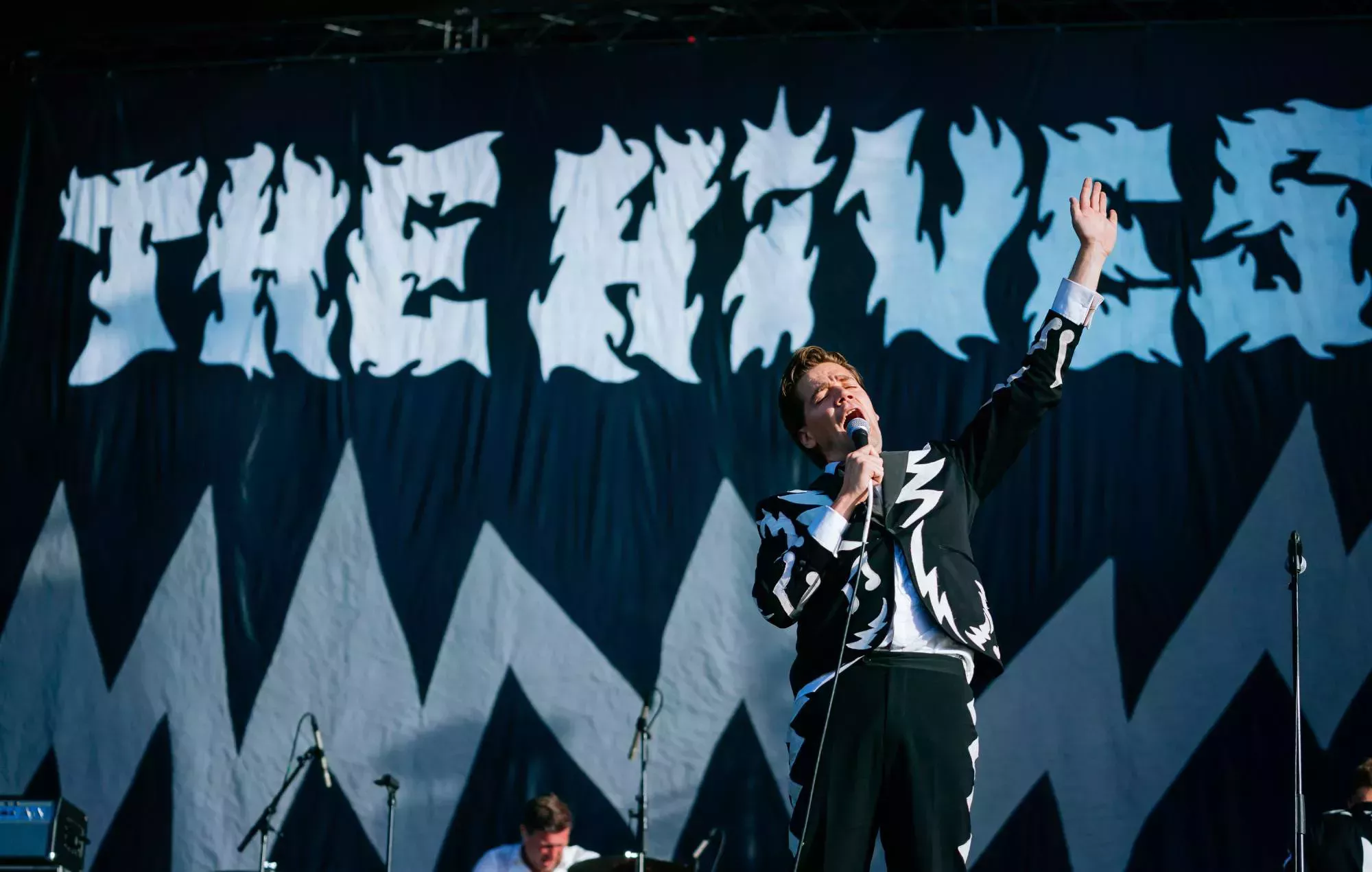 The Hives sobre la sordidez indie: 