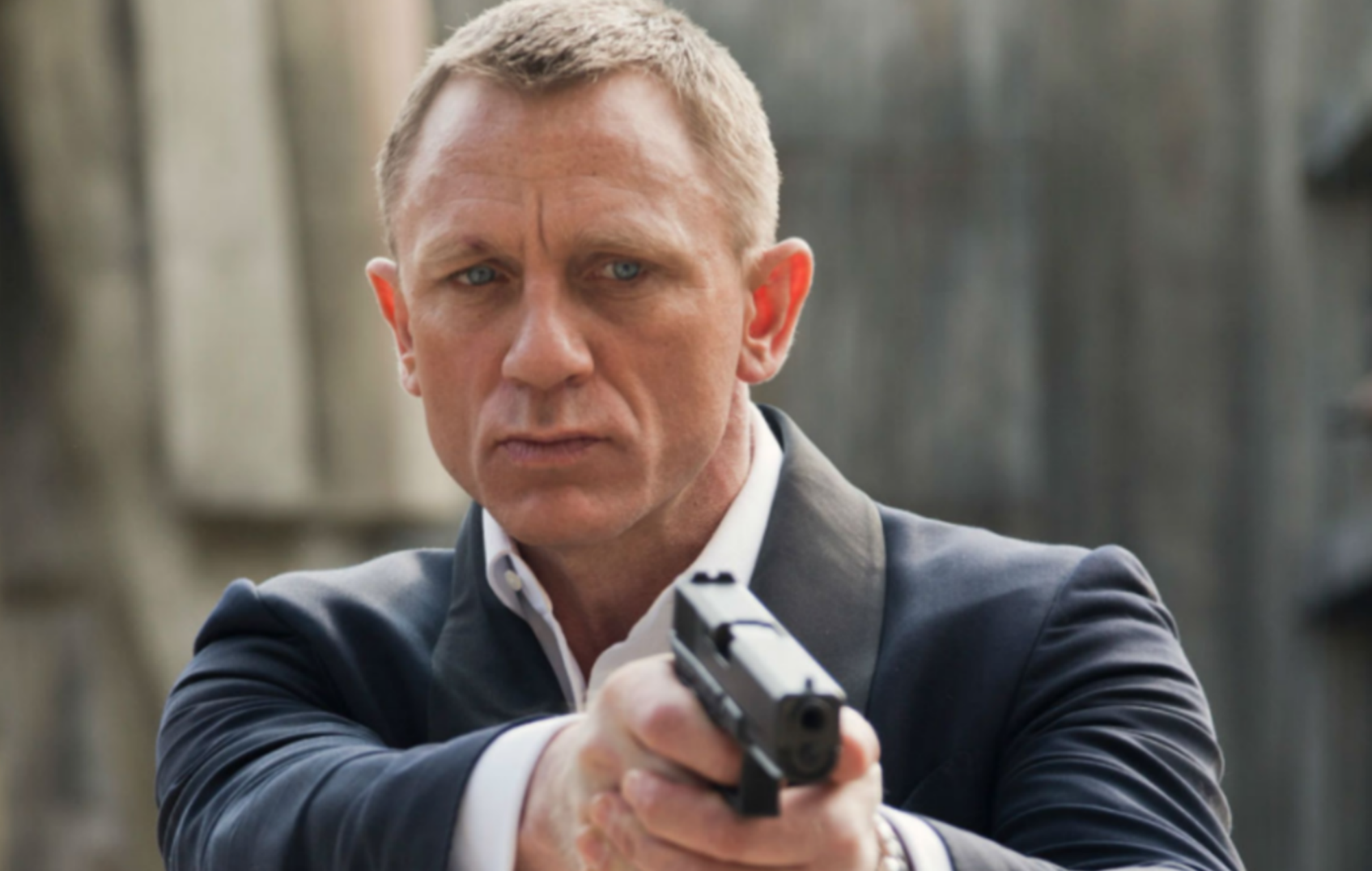 Craig james bond. Дэниел Крейг Джеймс Бонд. Daniel Craig Skyfall. Агент 007 фильмы. Хавьер Бардем 007 координаты Скайфолл.