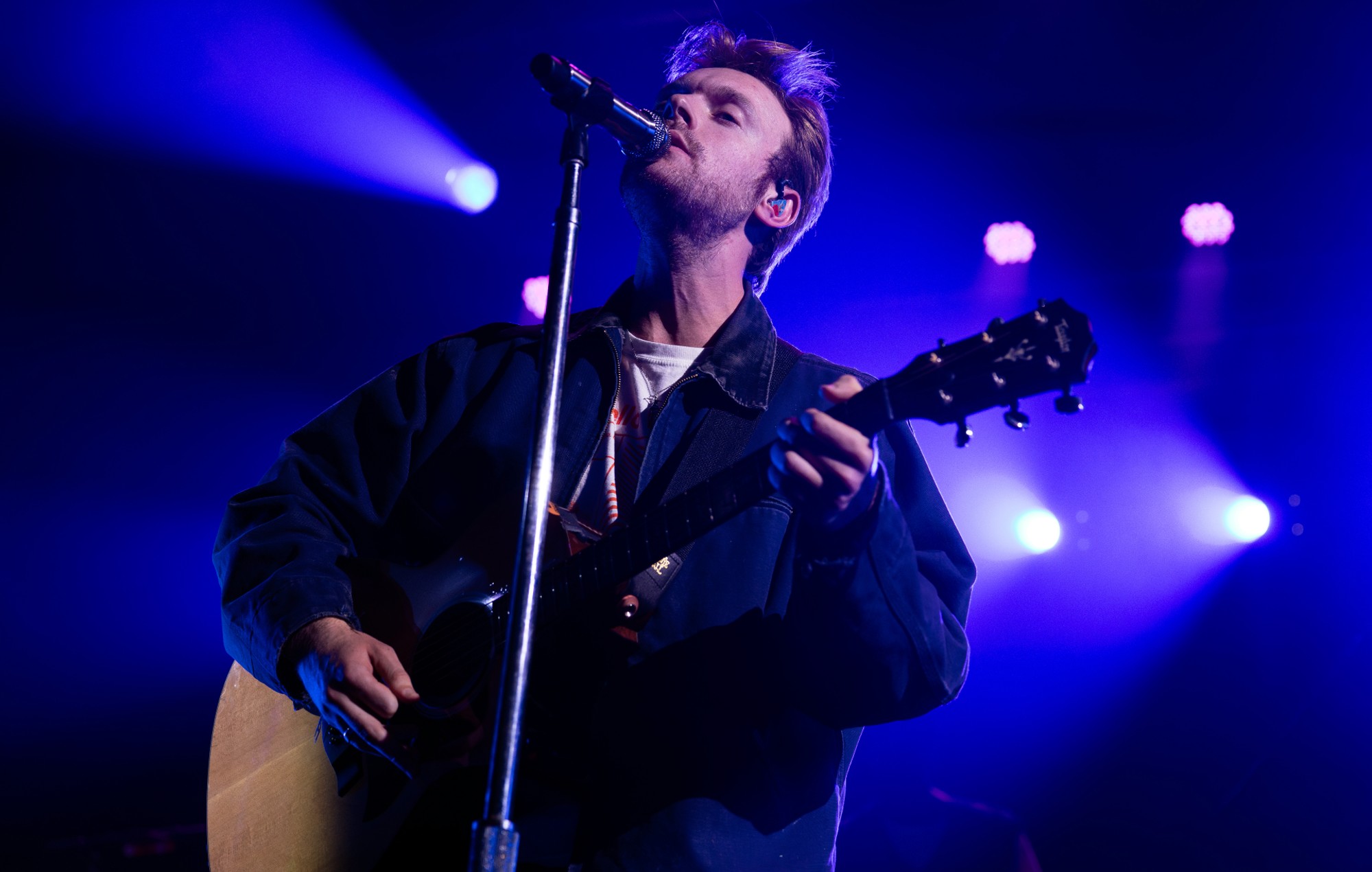 Finneas estrena nueva canción en su primer concierto en Londres Cultture