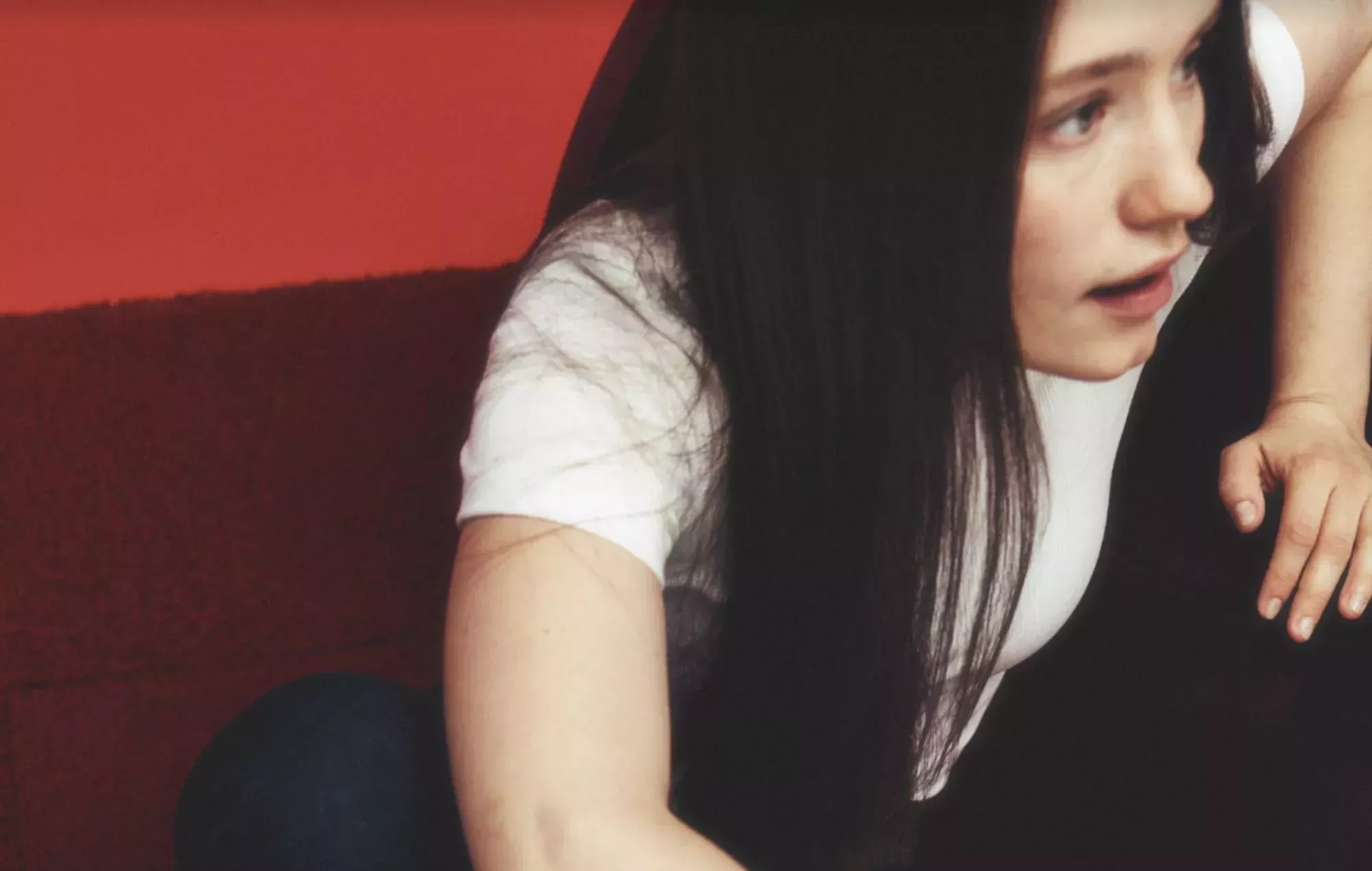 Sigrid regresa con el cuestionador nuevo single 'The Hype'