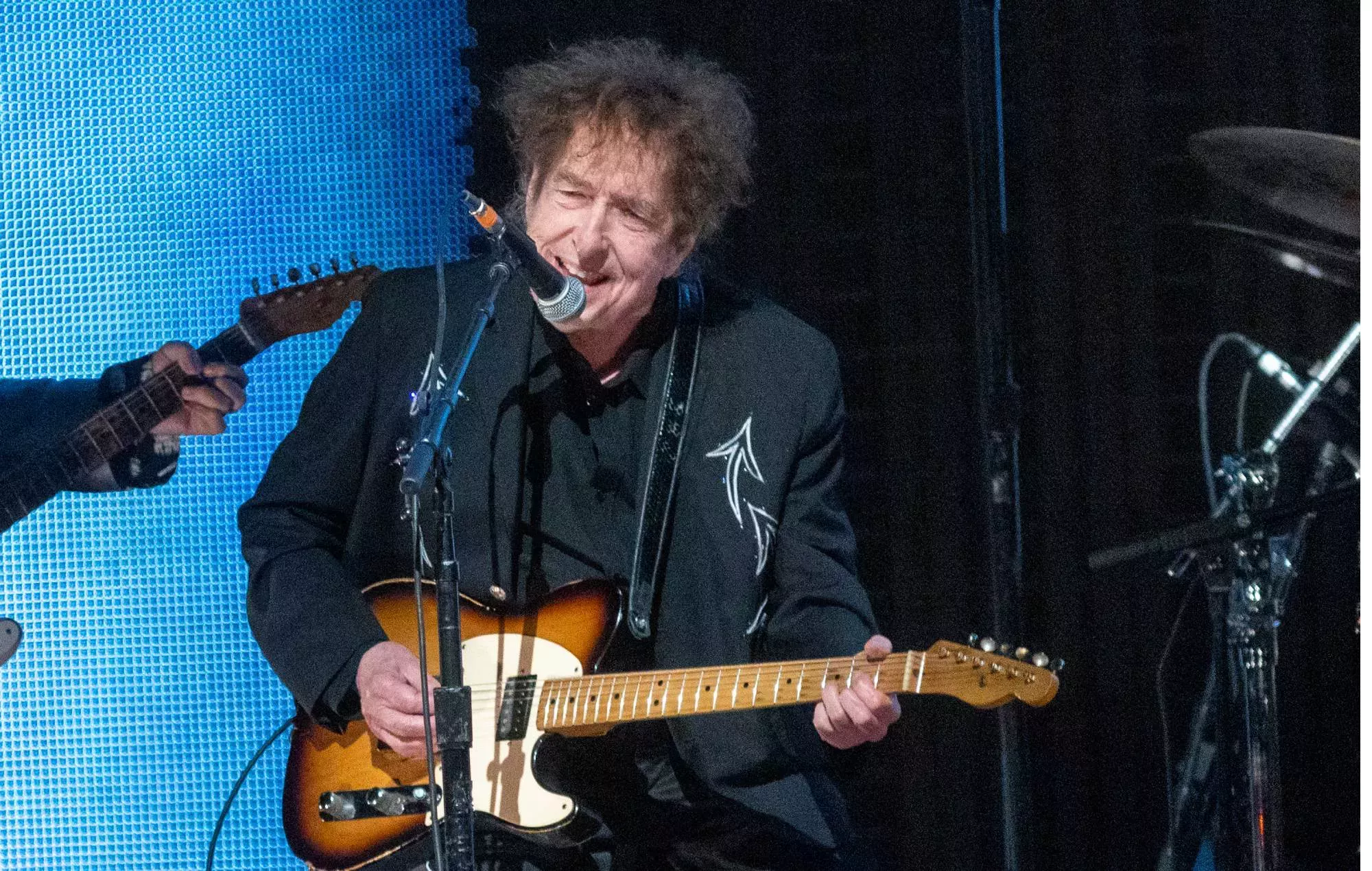 Bob Dylan toca por sorpresa con The Heartbreakers en Farm Aid