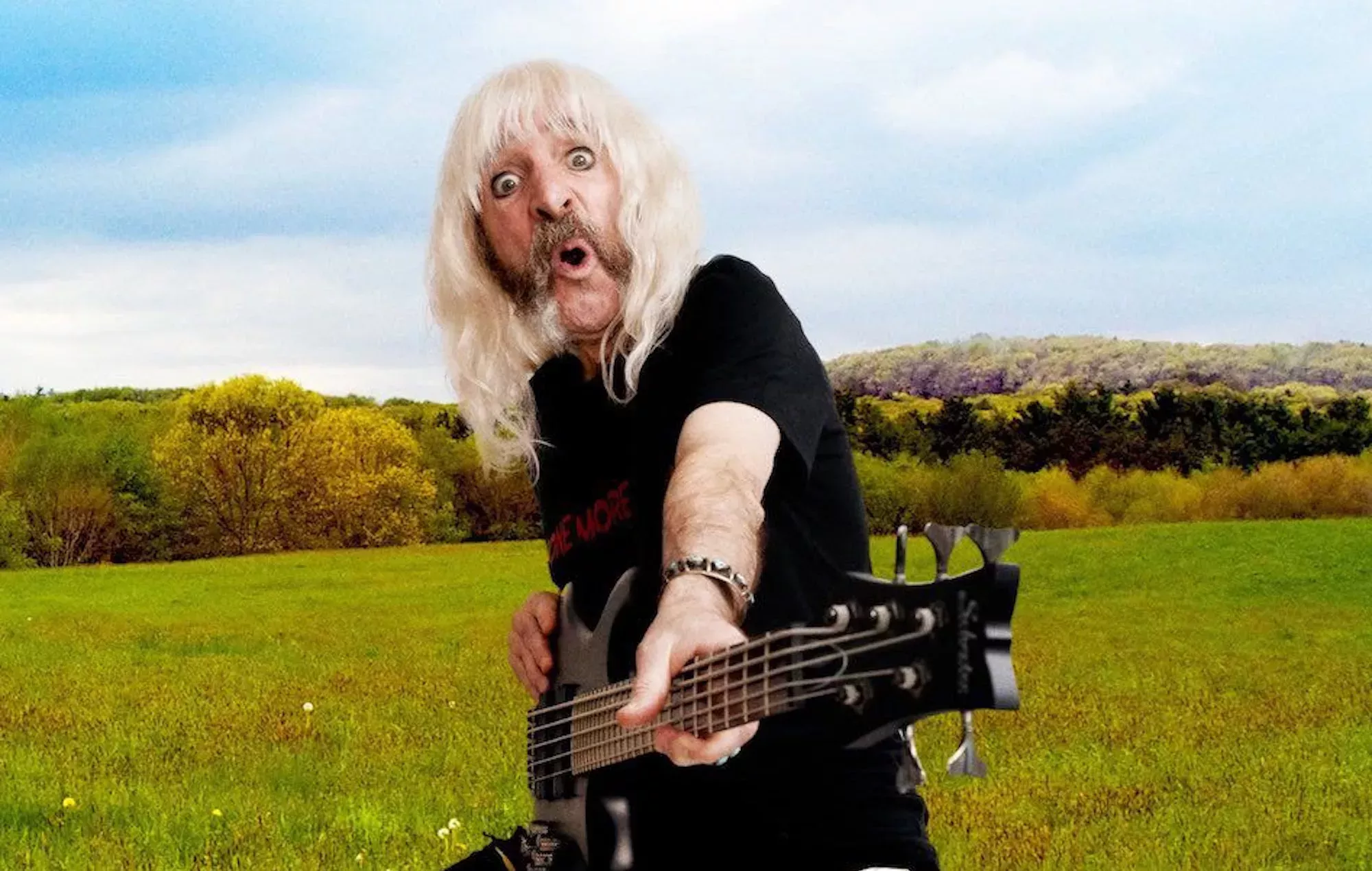 Escucha el regreso de Derek Smalls de Spinal Tap con su nuevo single 'Must Crush Barbie'