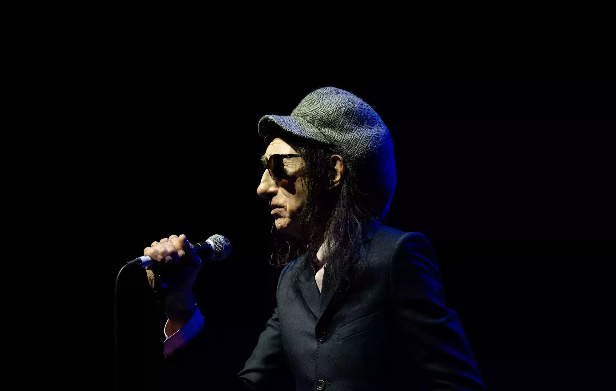 John Cooper Clarke interpreta 