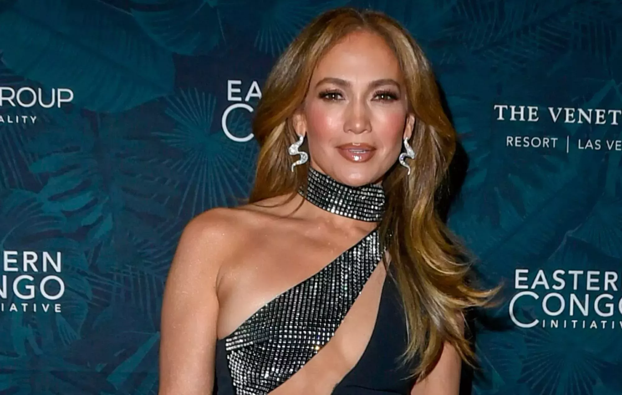 Jennifer Lopez anuncia el lanzamiento de su nuevo álbum y película, 'This Is Me...Now'.