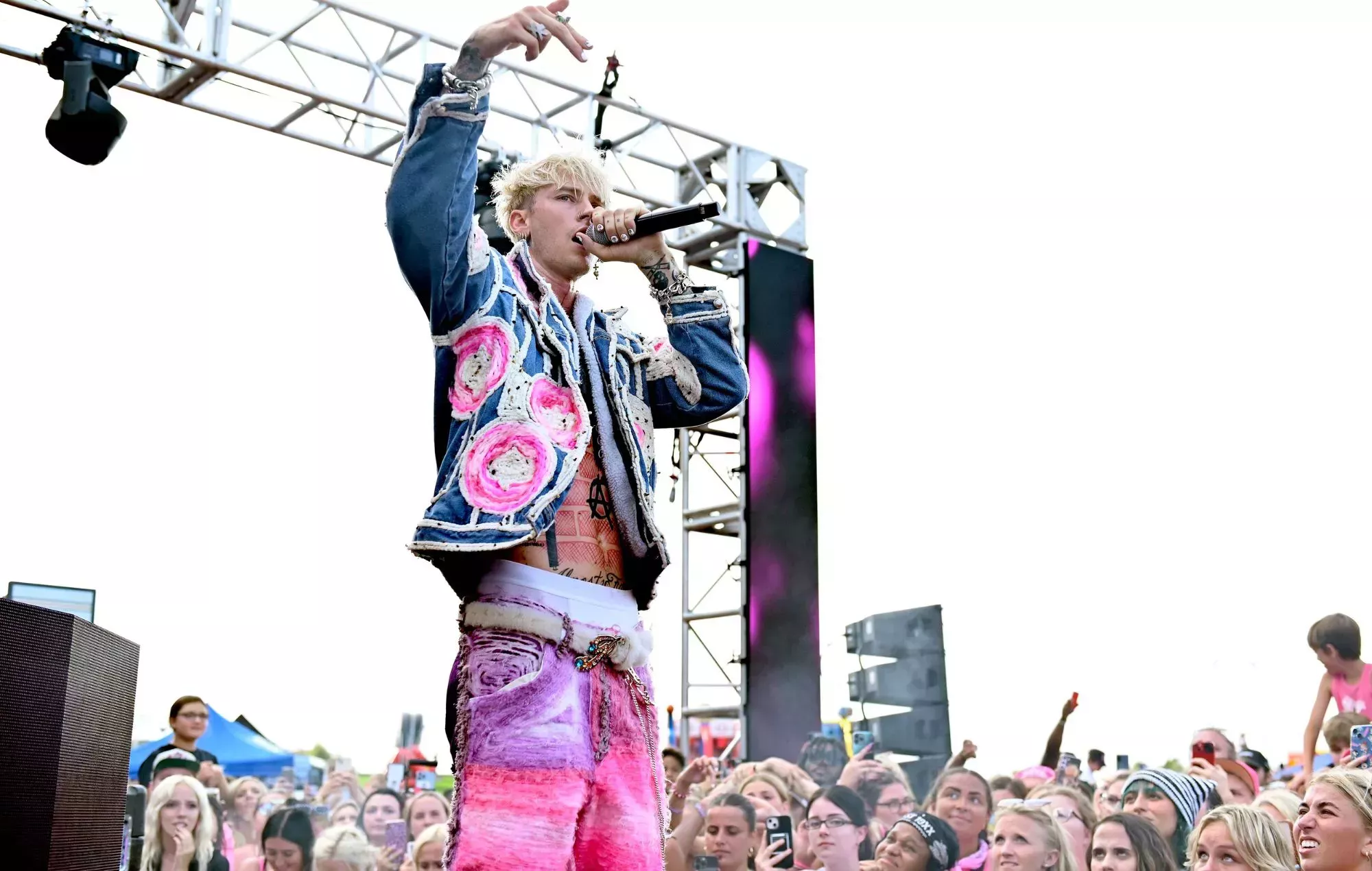 Machine Gun Kelly responde a las críticas tras su 