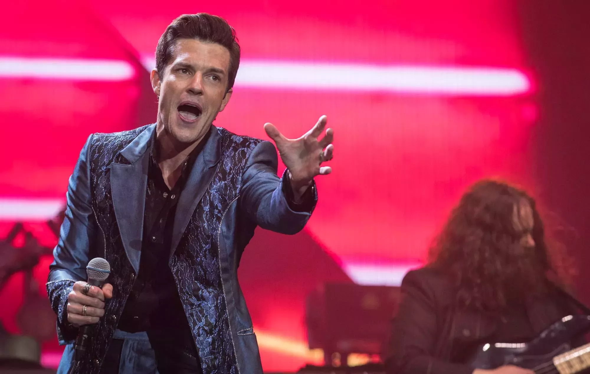 Brandon Flowers se burla de los conciertos del 20º aniversario de 'Hot Fuss' de The Killers